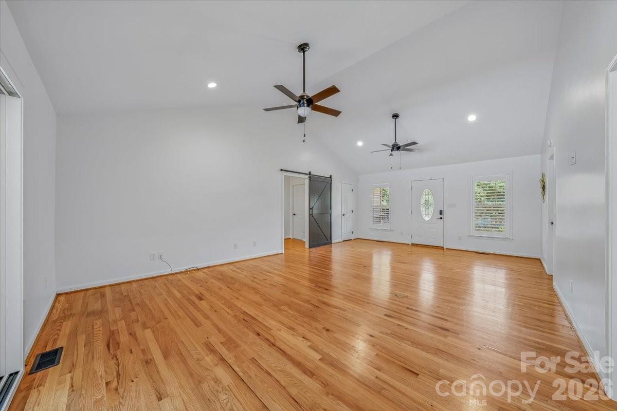 1512 Kinglet Drive Property Photo 14