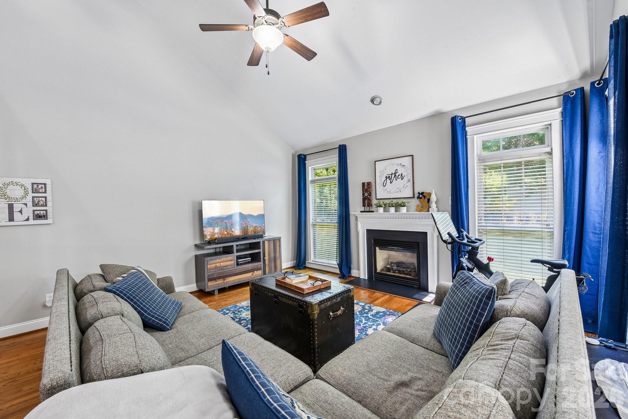 3106 Thayer Drive Property Photo 4
