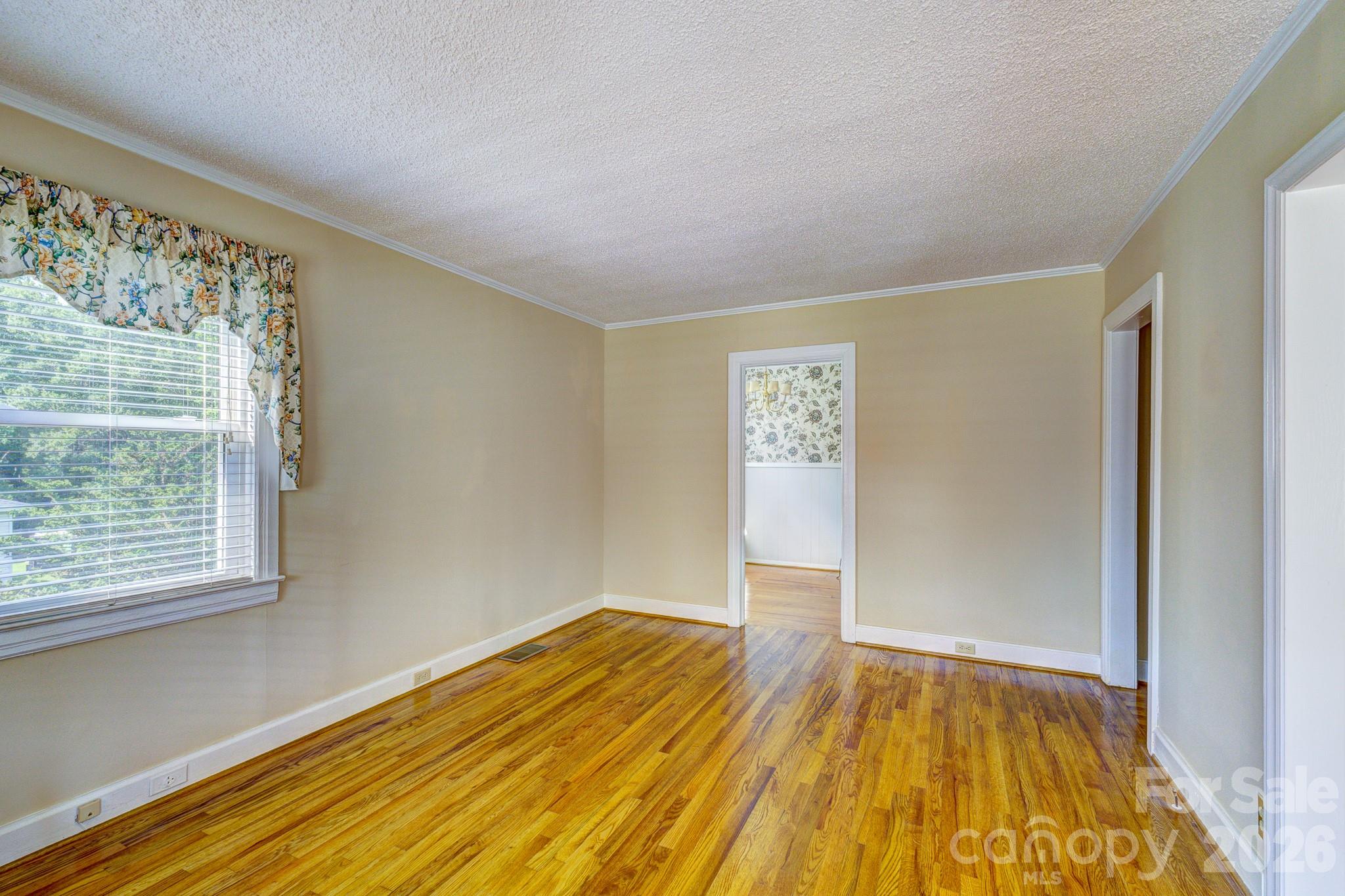 402 N Houser Street Property Photo 6