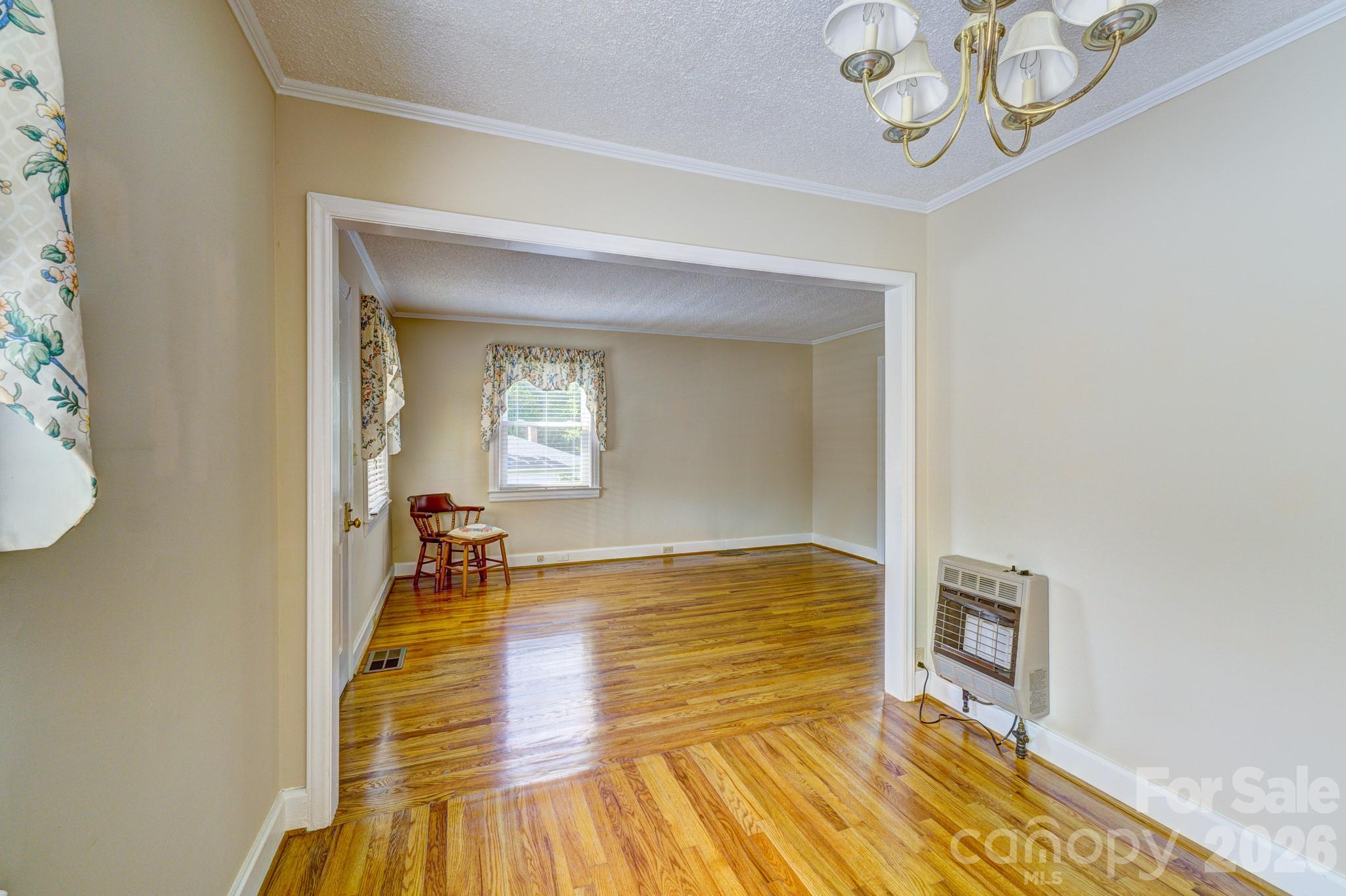 402 N Houser Street Property Photo 7