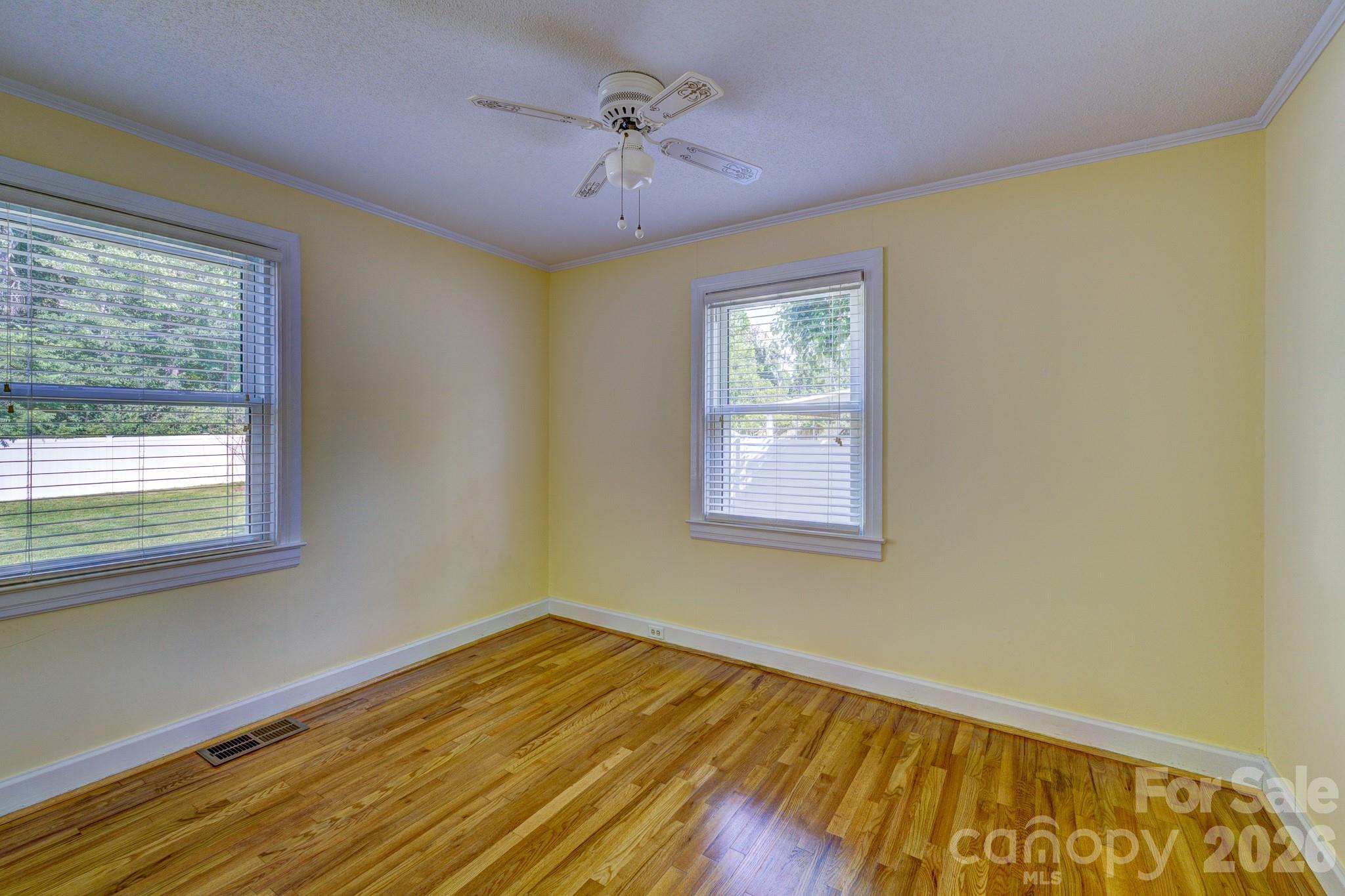 402 N Houser Street Property Photo 13