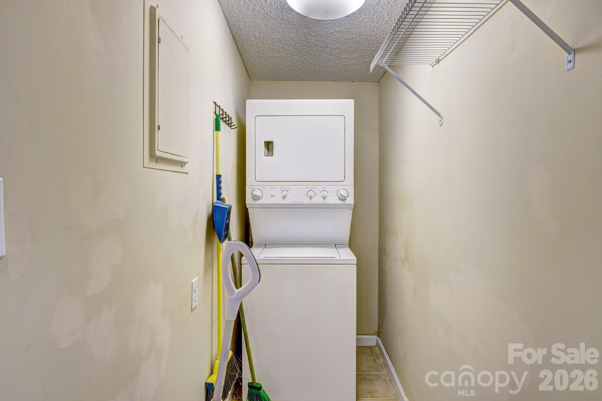 402 N Houser Street Property Photo 15
