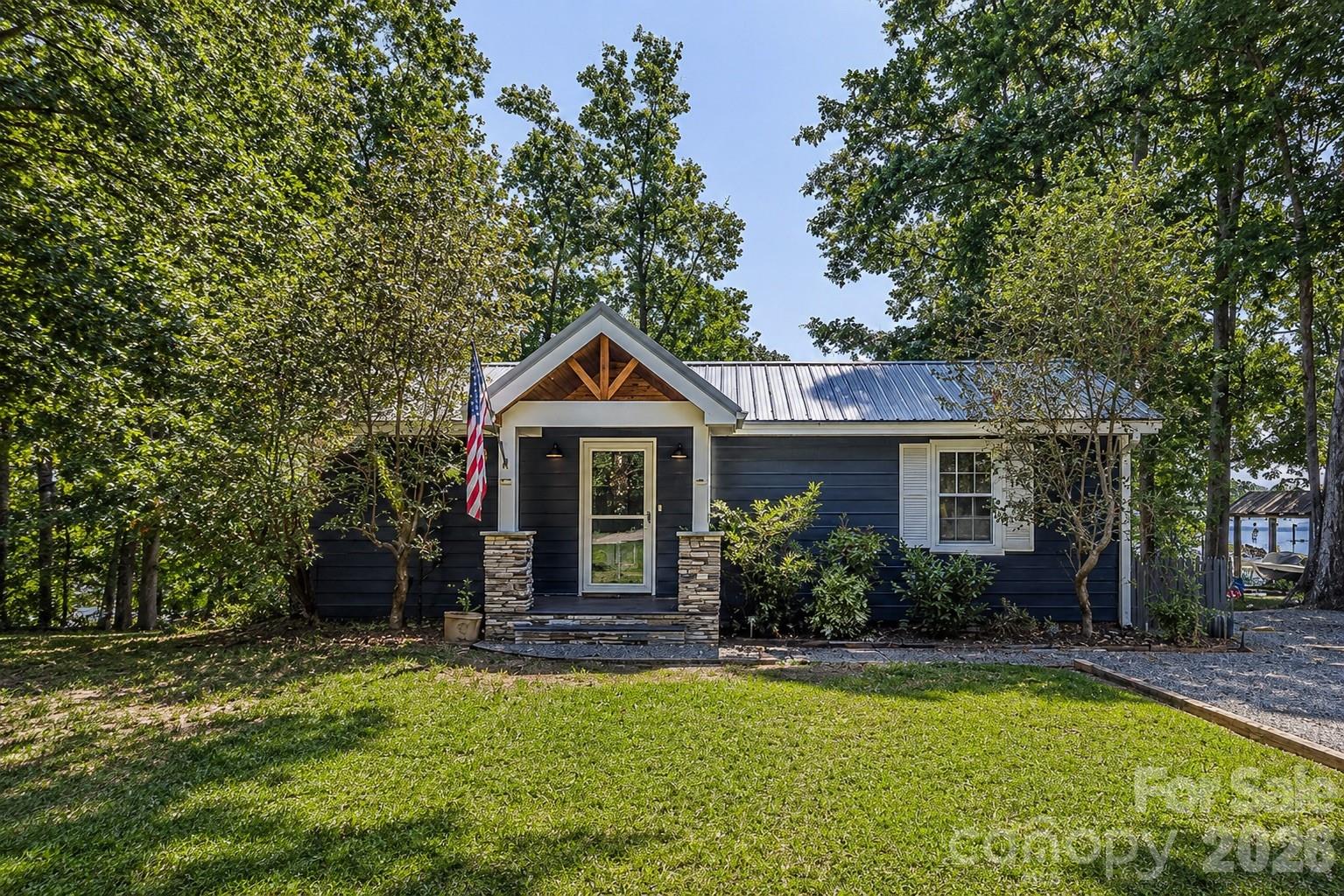 4580 Kiser Island Road Property Photo 1