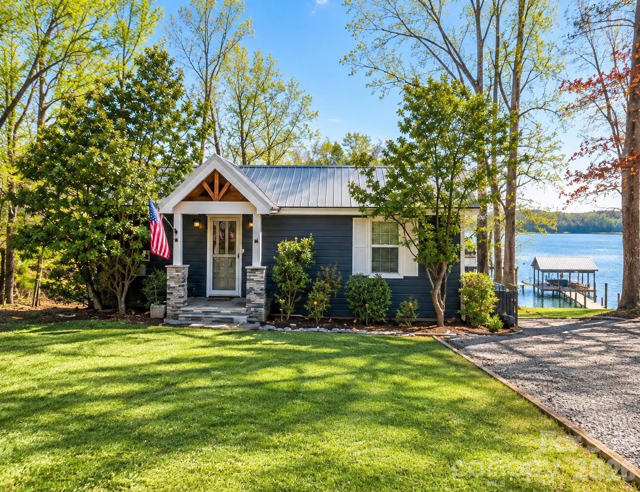 4580 Kiser Island Road Property Photo 1