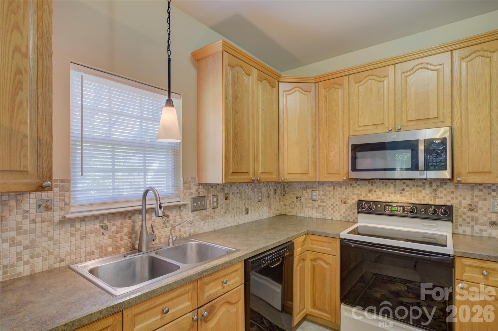 11611 Knightsdale Drive Property Photo 9
