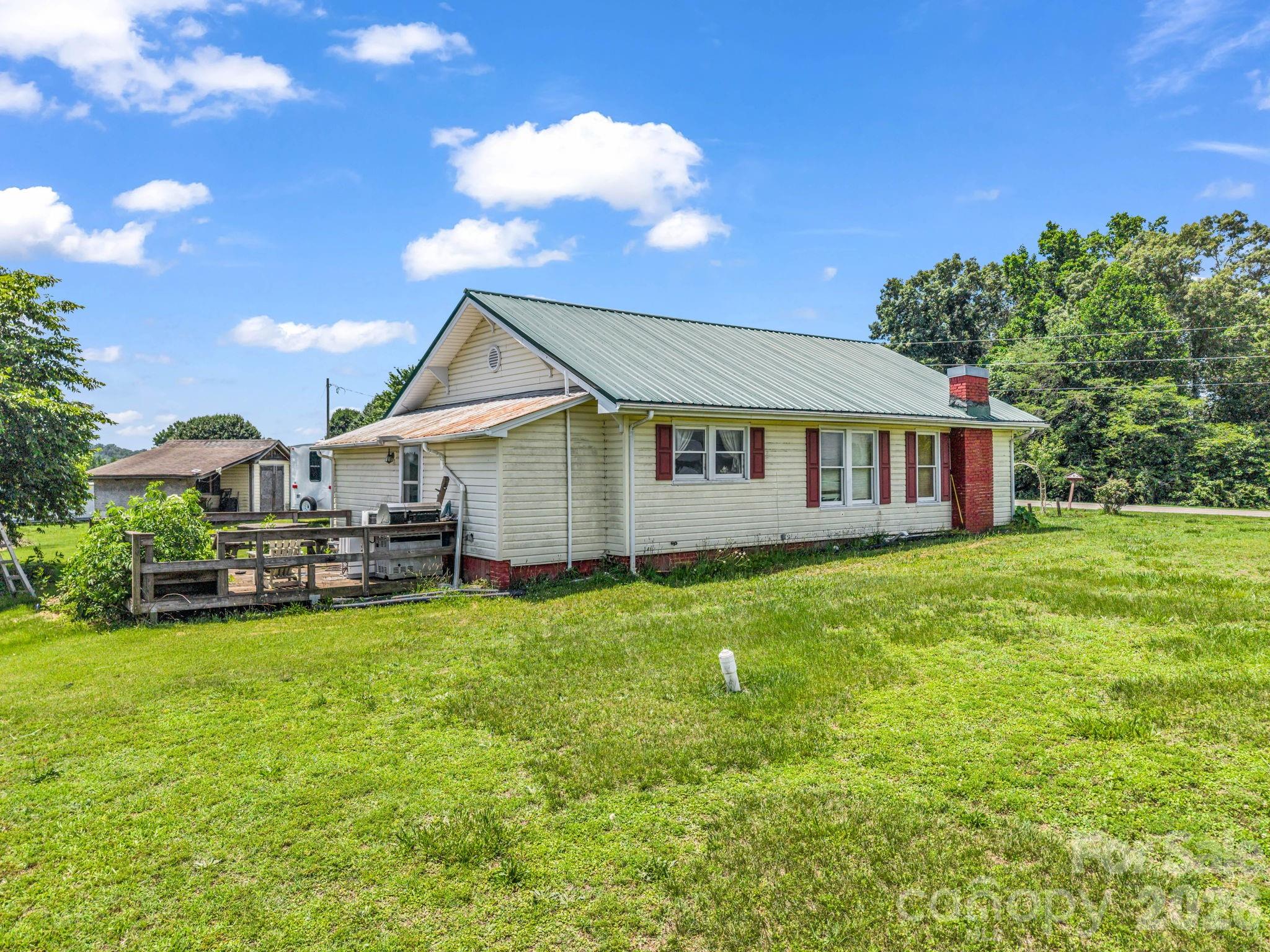 1740 Baber Road Property Photo 3