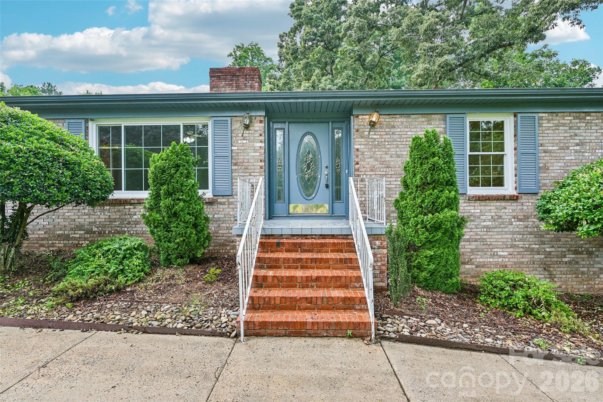 1621 N Oak Drive Property Photo