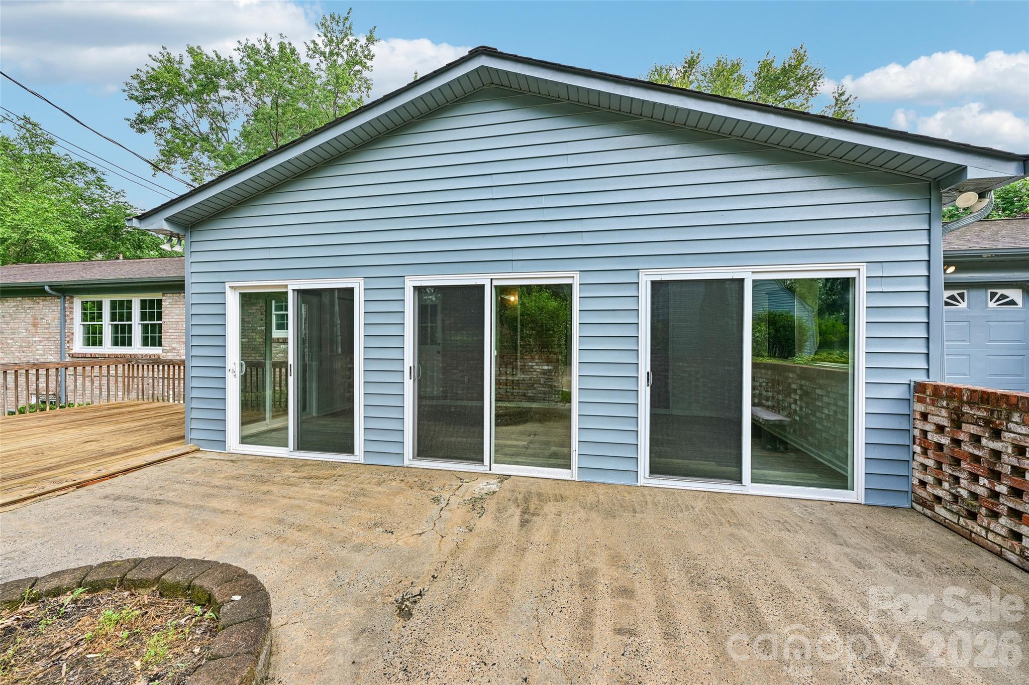1621 N Oak Drive Property Photo 4