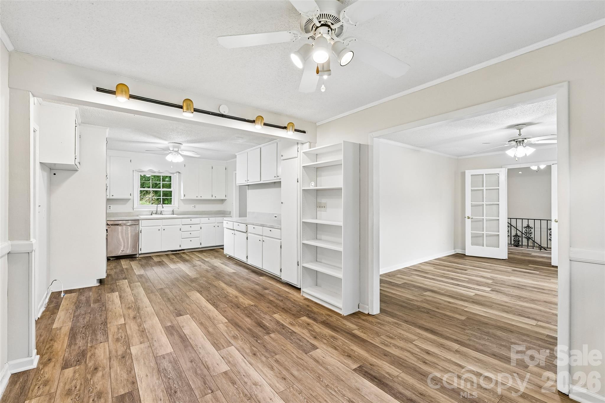 1621 N Oak Drive Property Photo 10