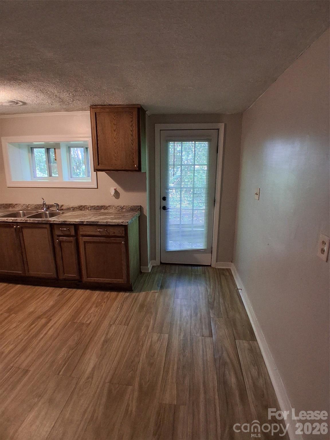 912 Berryhill Road Property Photo 11