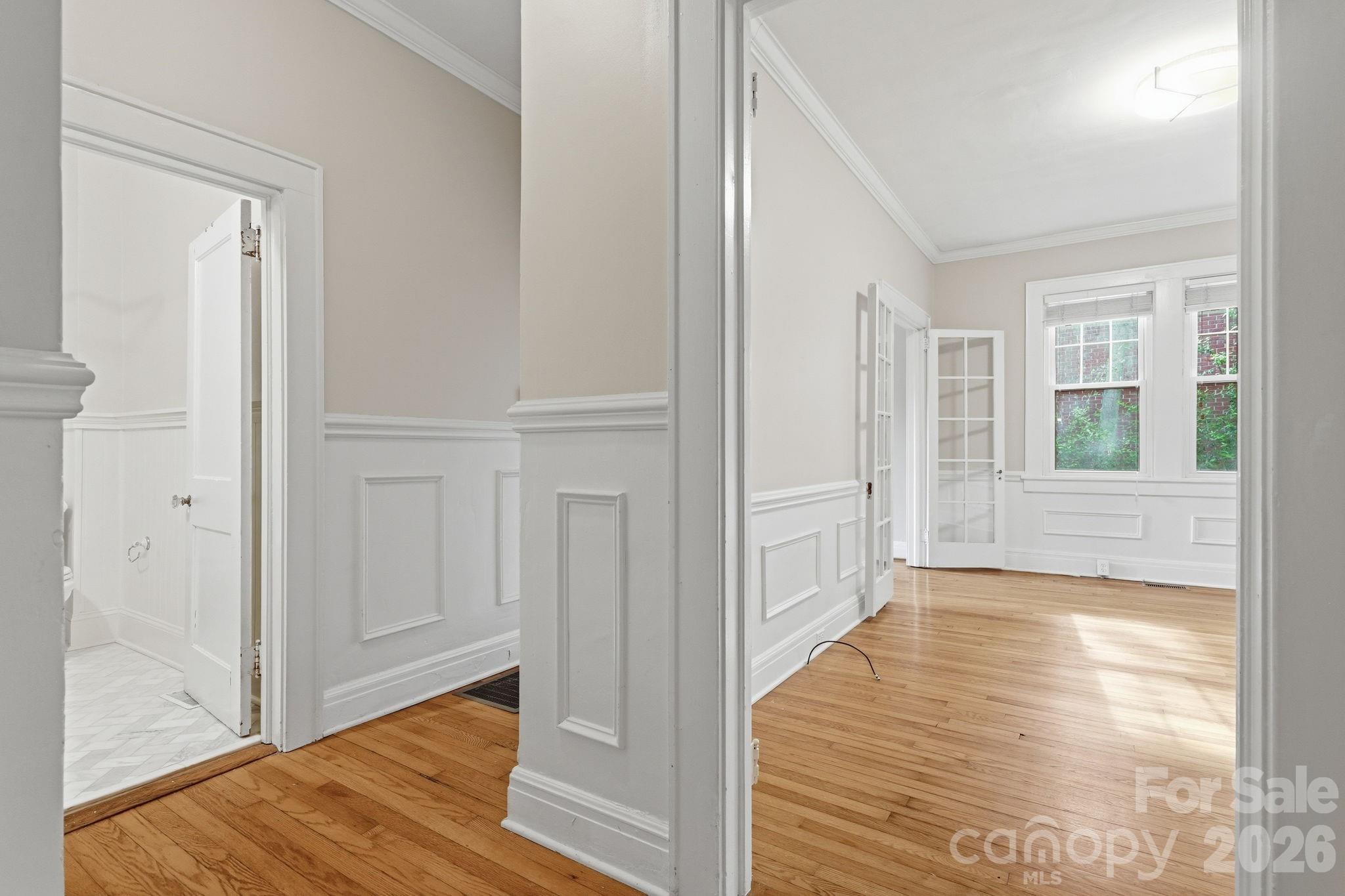 916 Bromley Road Property Photo 4