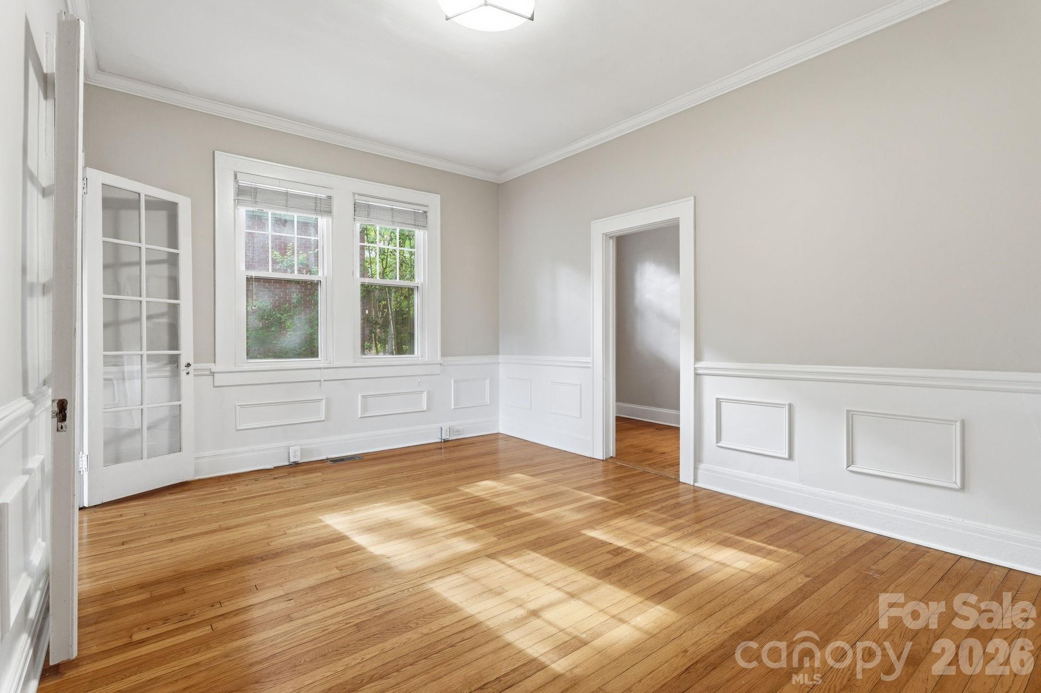 916 Bromley Road Property Photo 5