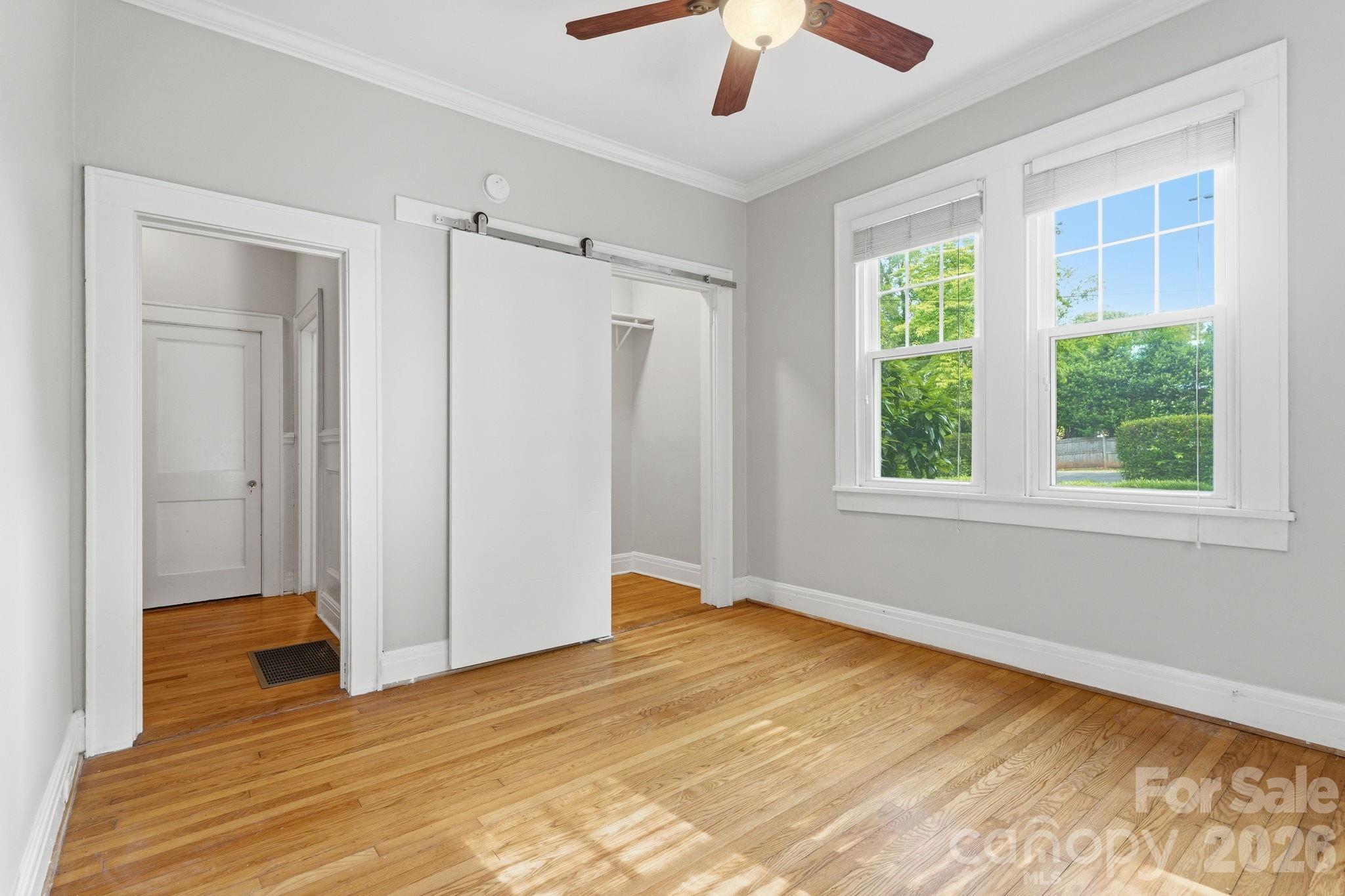 916 Bromley Road Property Photo 12