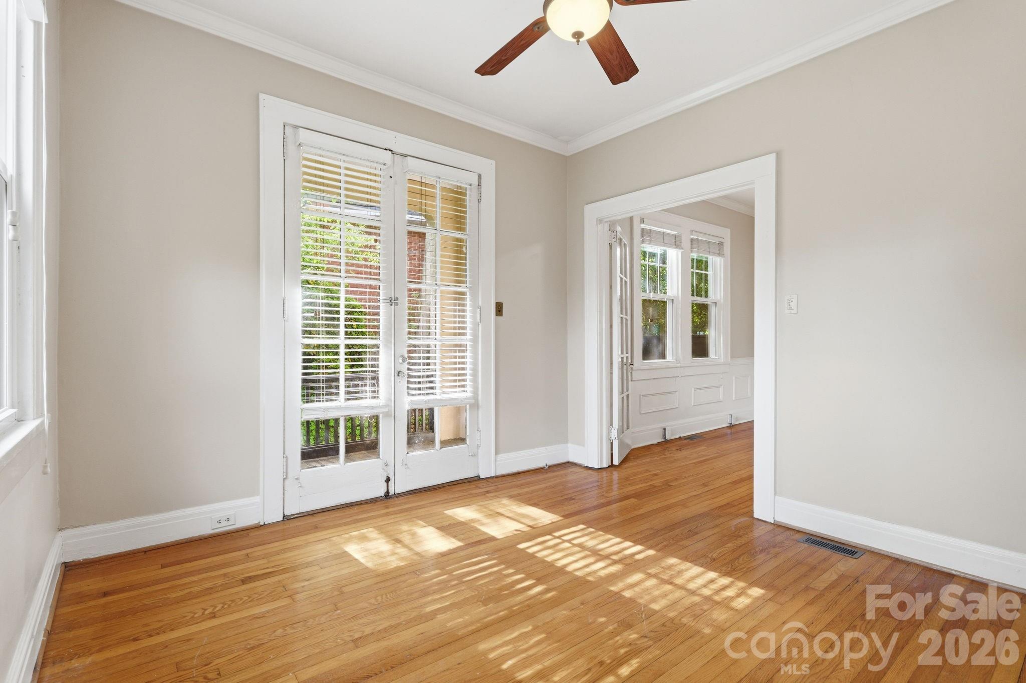 916 Bromley Road Property Photo 13