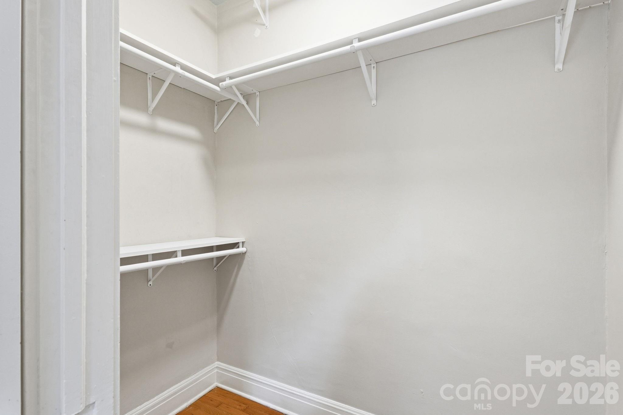 916 Bromley Road Property Photo 14