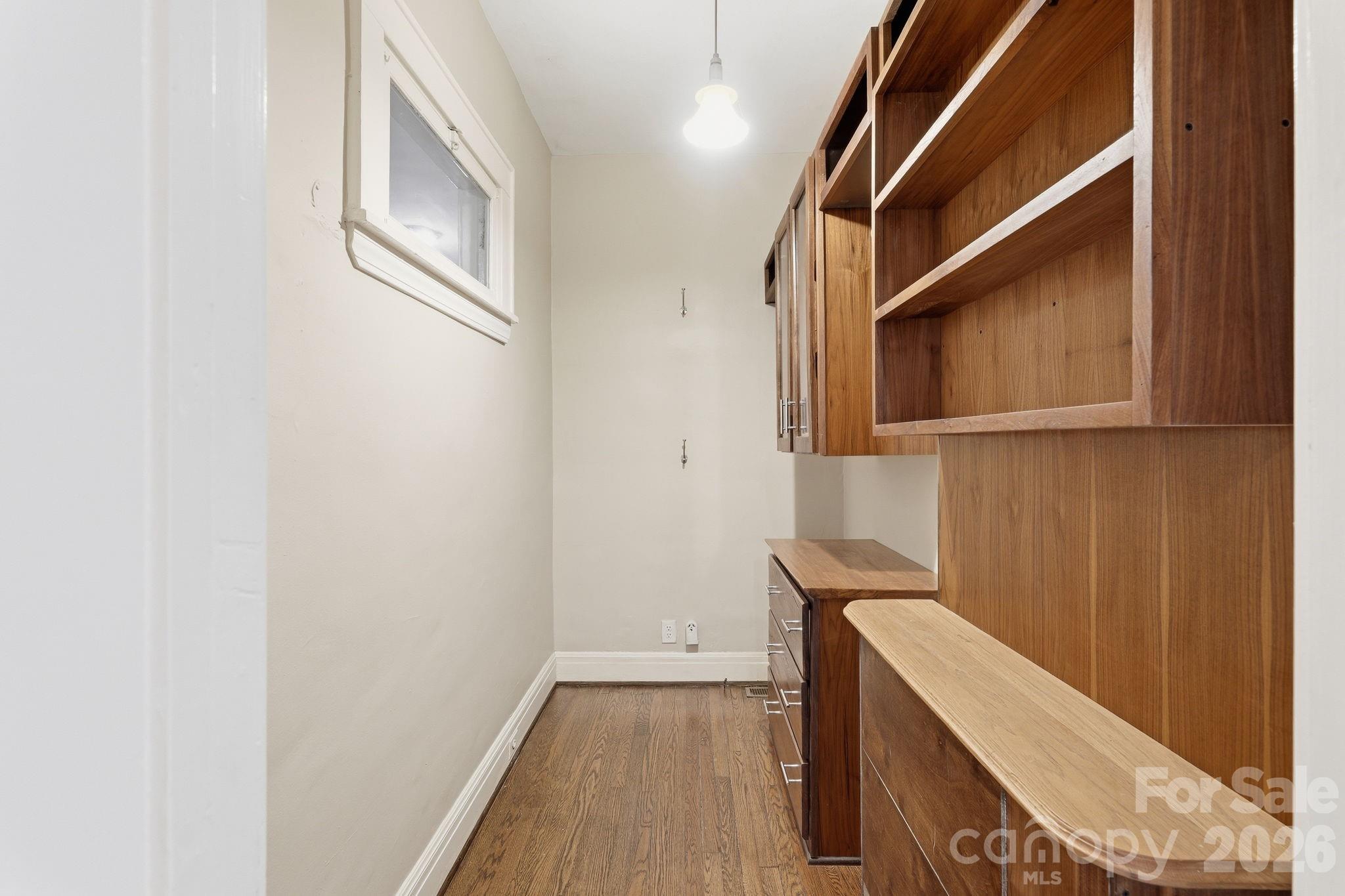916 Bromley Road Property Photo 31