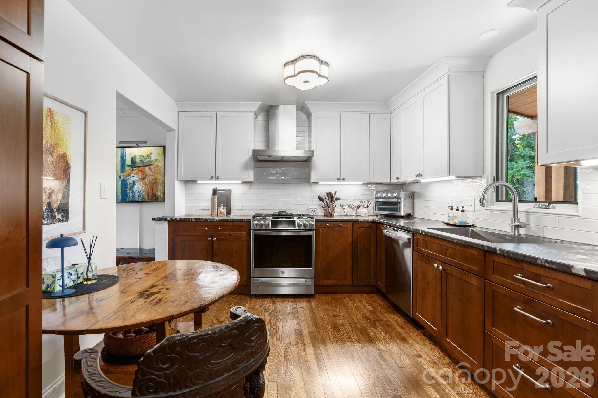 664 Lakeshore Drive Property Photo 6