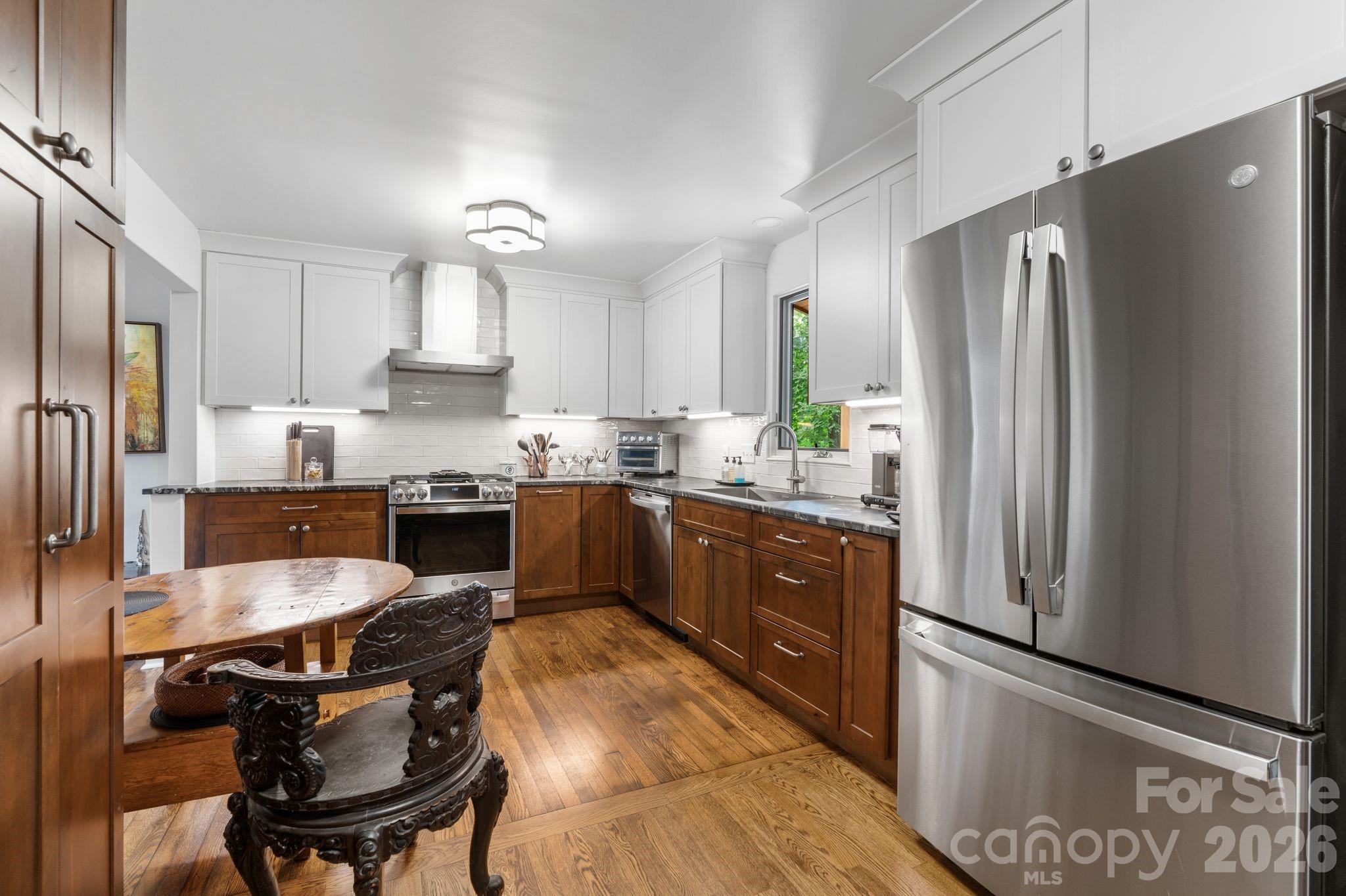 664 Lakeshore Drive Property Photo 7