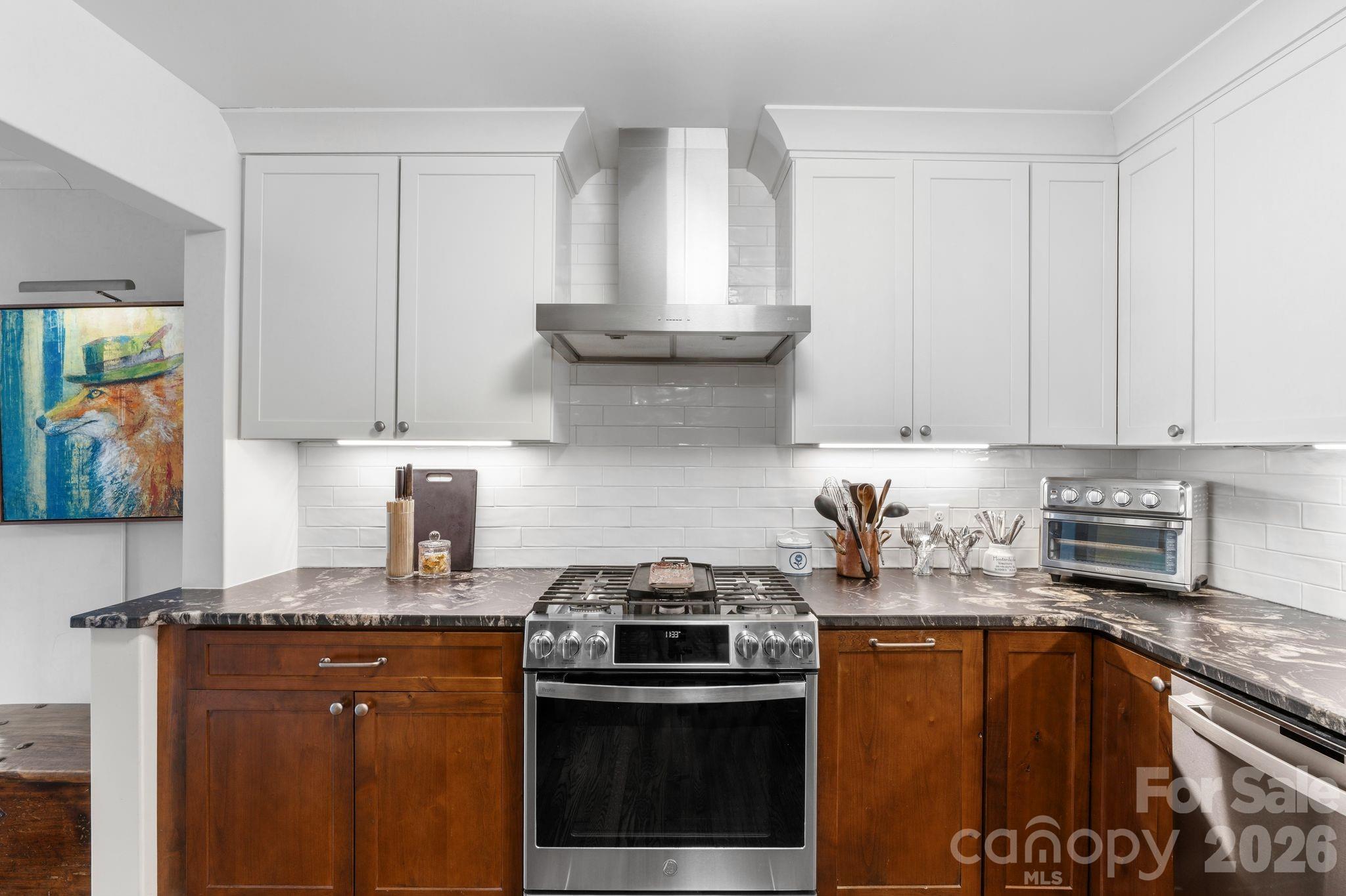 664 Lakeshore Drive Property Photo 8