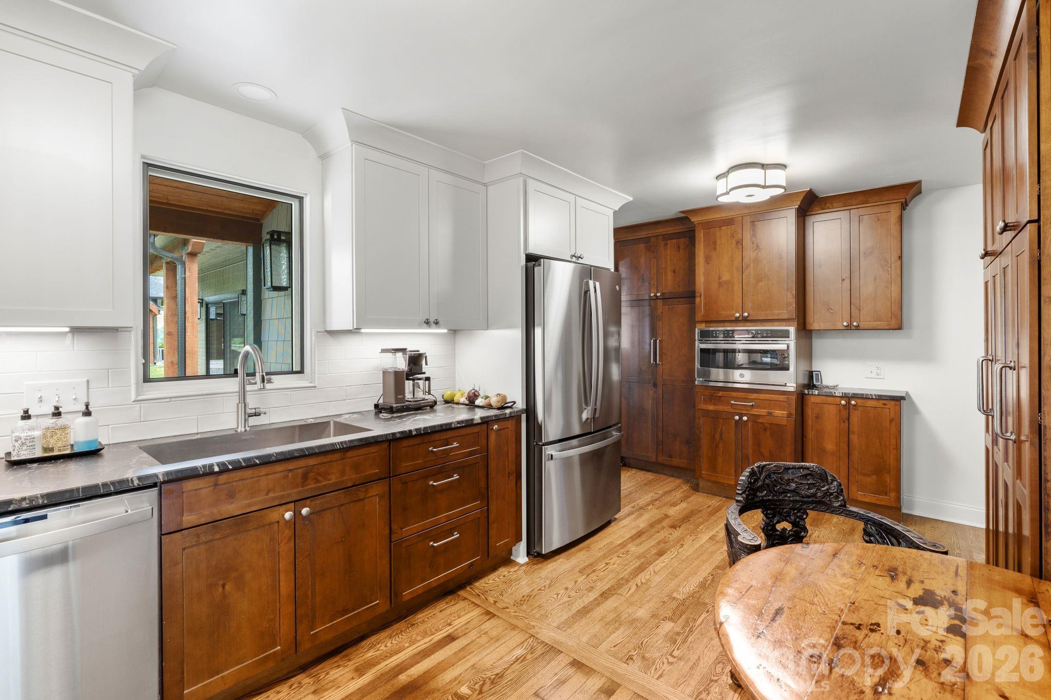 664 Lakeshore Drive Property Photo 10