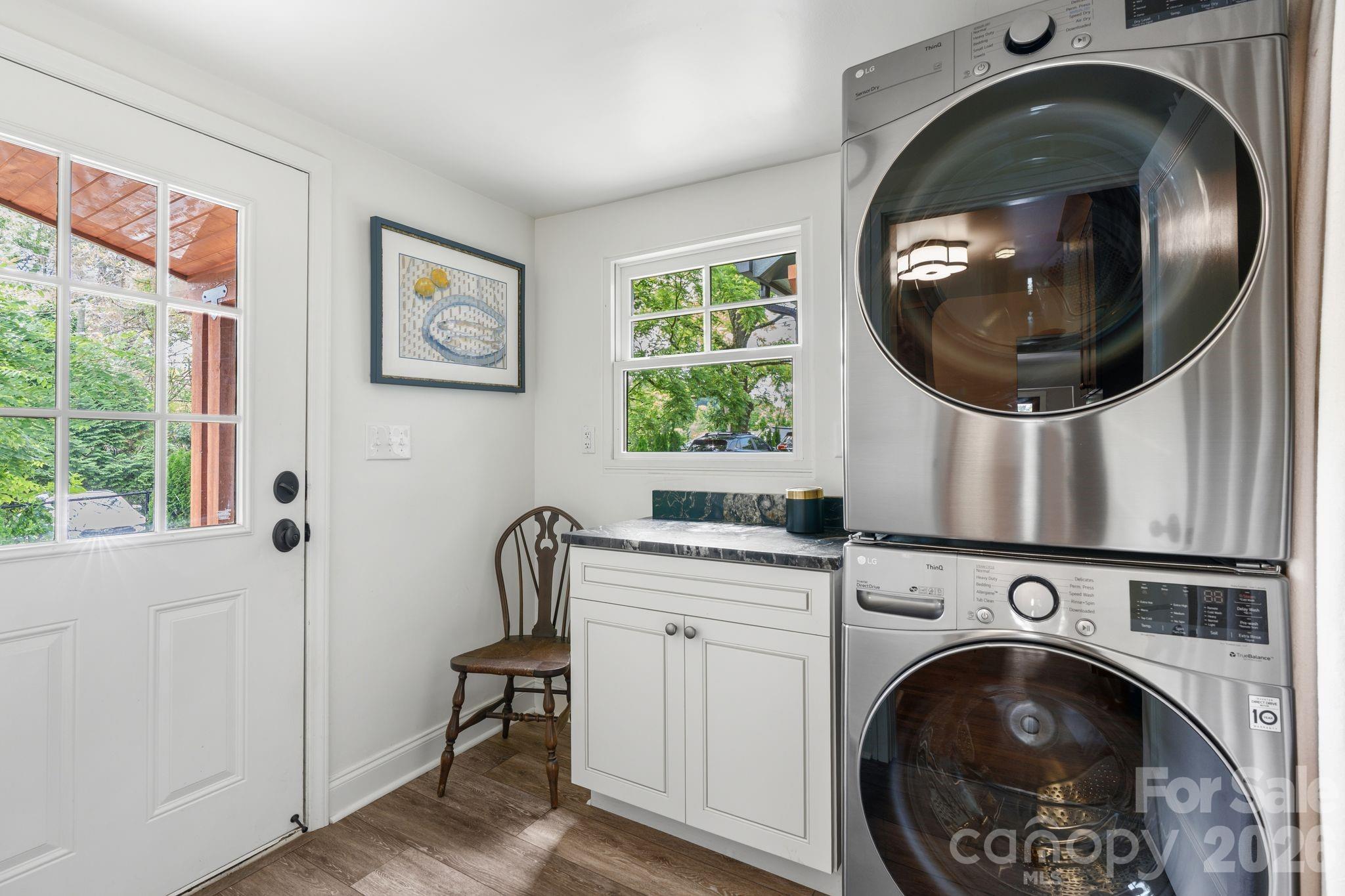 664 Lakeshore Drive Property Photo 11