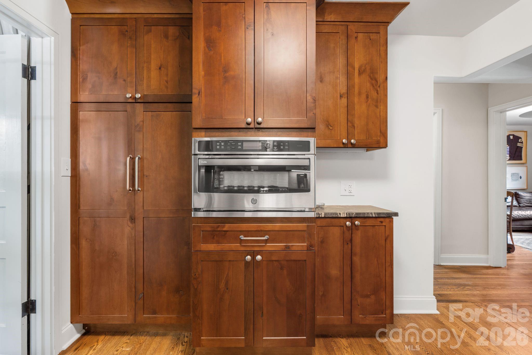 664 Lakeshore Drive Property Photo 12