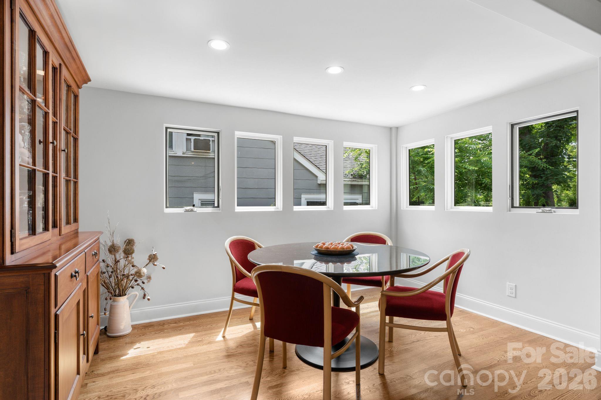 664 Lakeshore Drive Property Photo 18