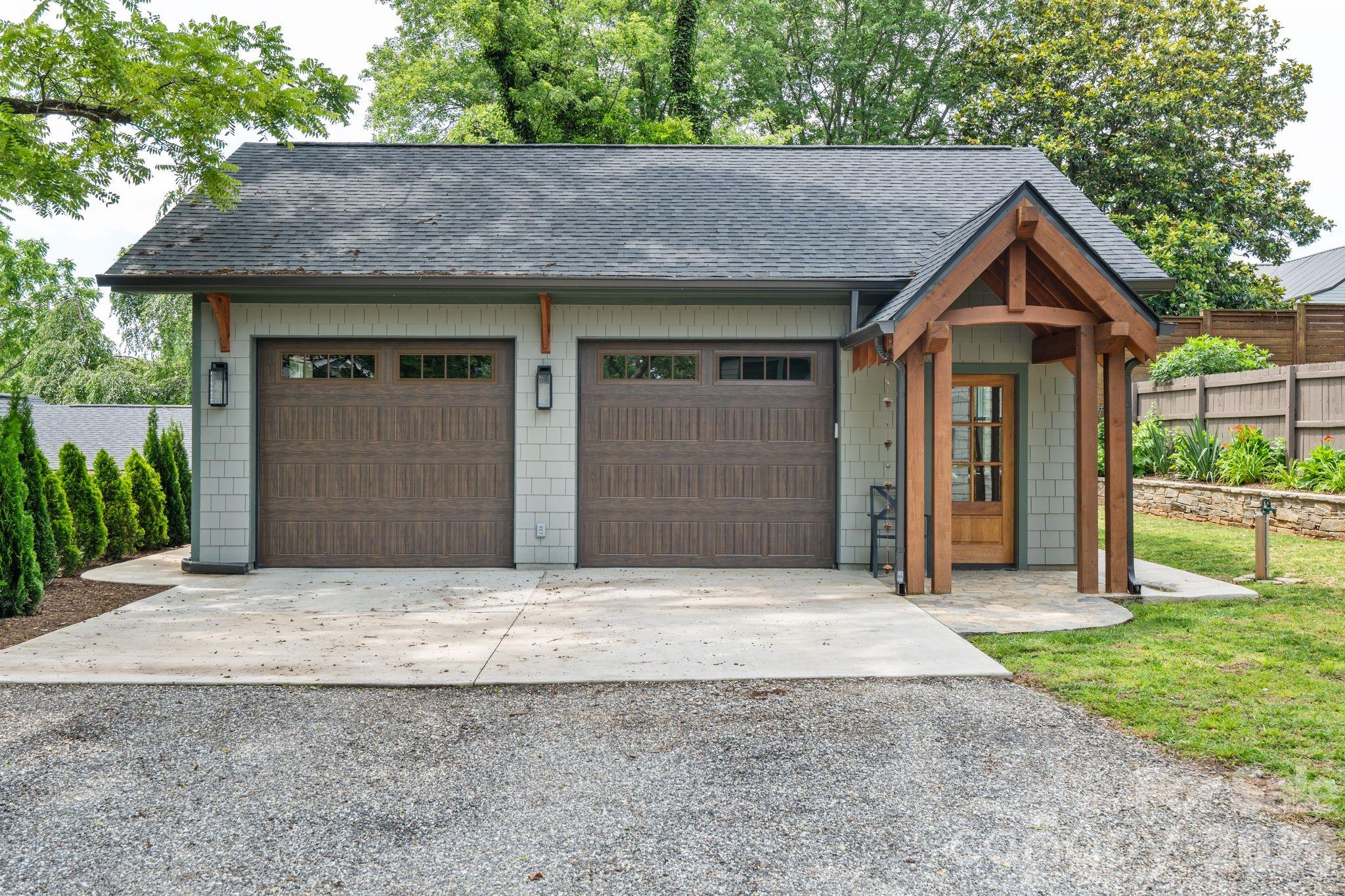 664 Lakeshore Drive Property Photo 38