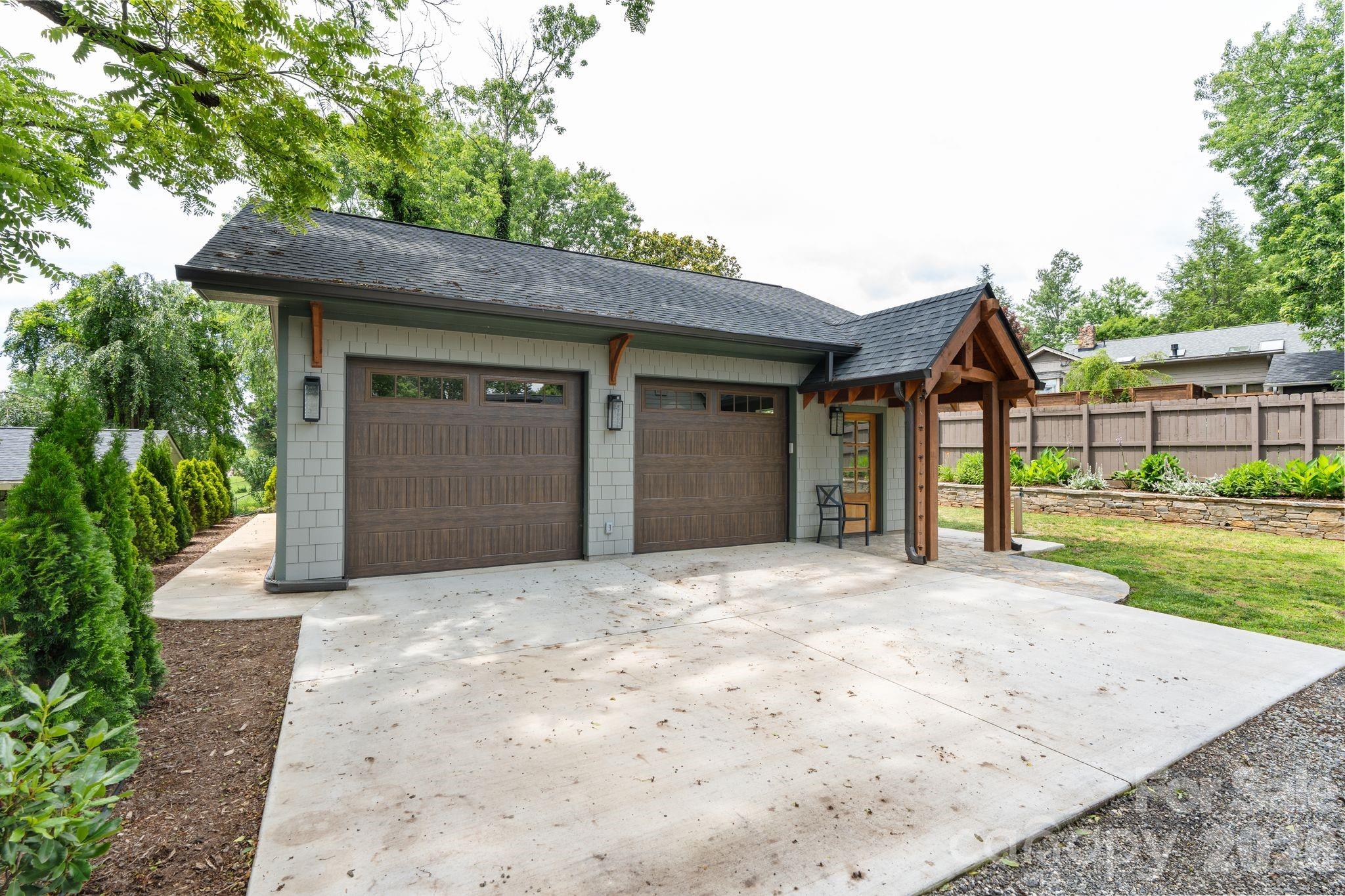 664 Lakeshore Drive Property Photo 40
