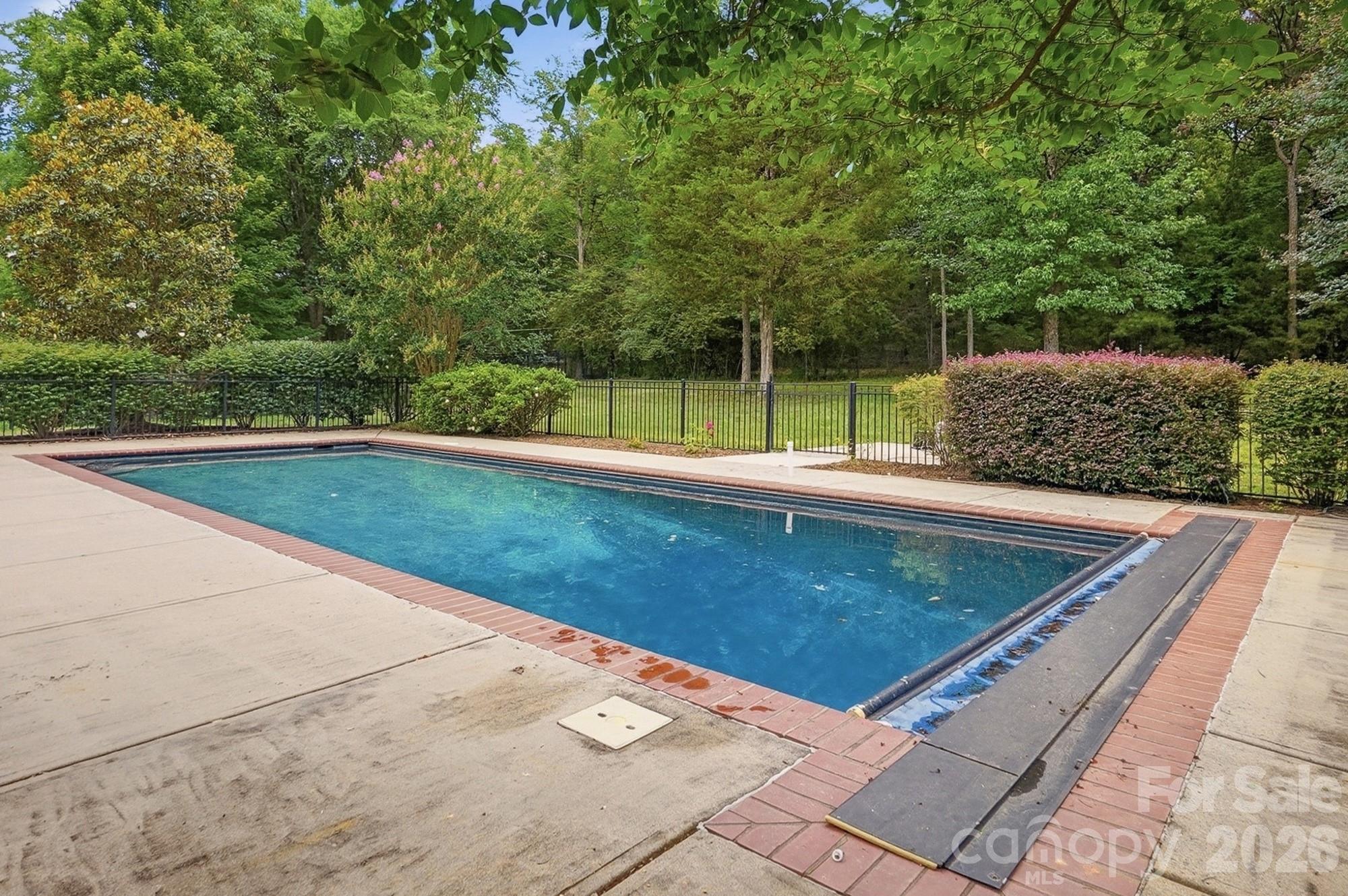 507 Five Leaf Lane Property Photo 11