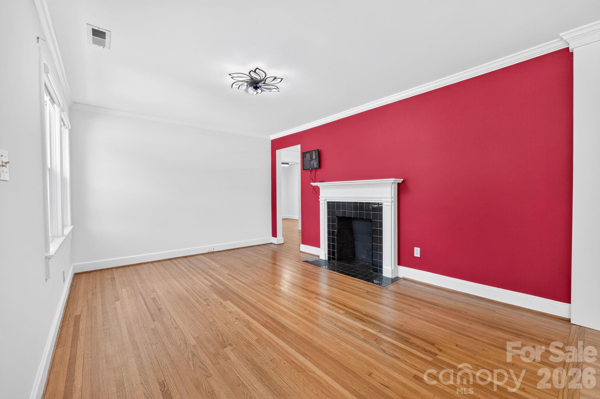 2113 Scott Avenue Property Photo 12