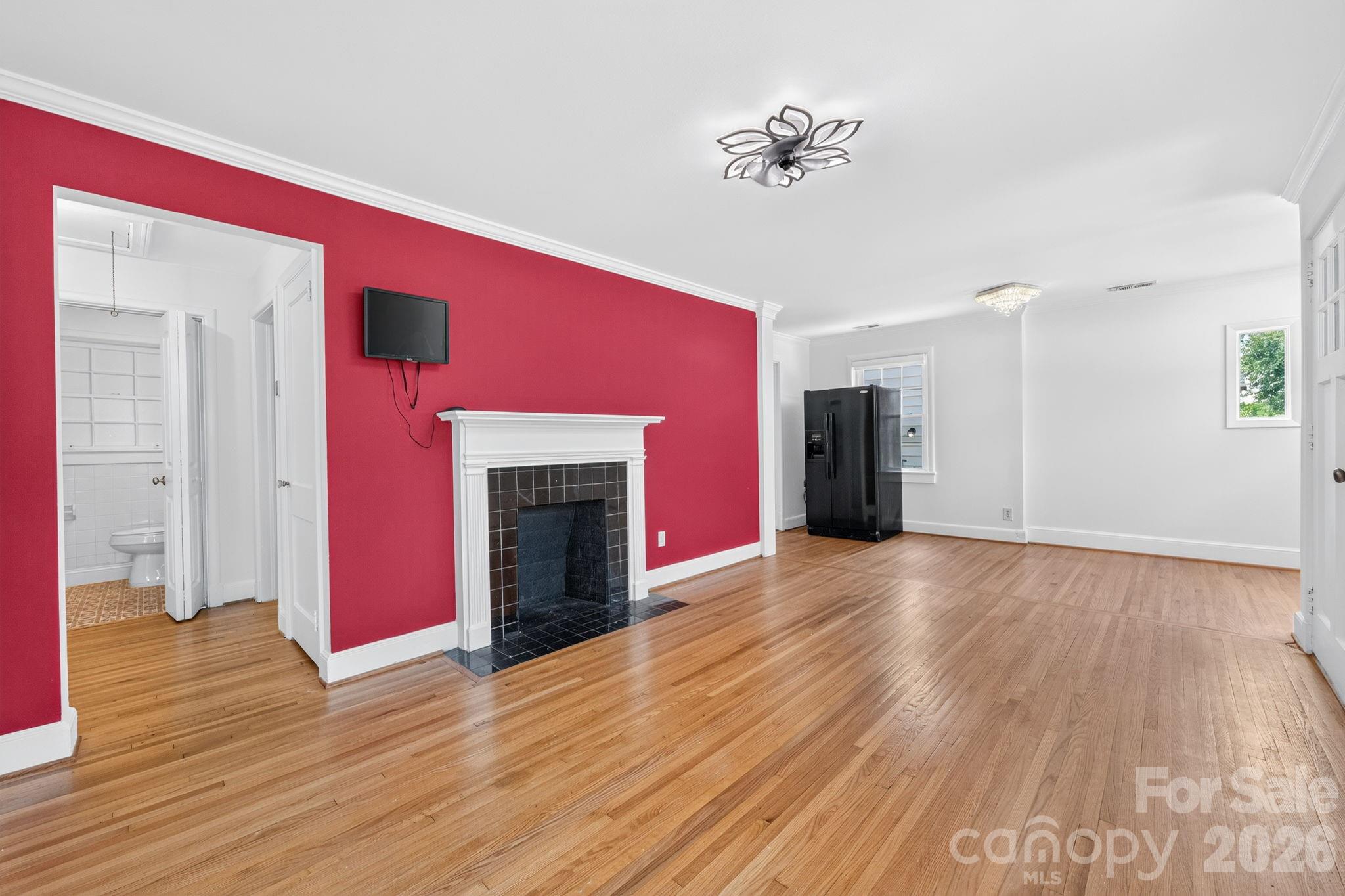 2113 Scott Avenue Property Photo 13