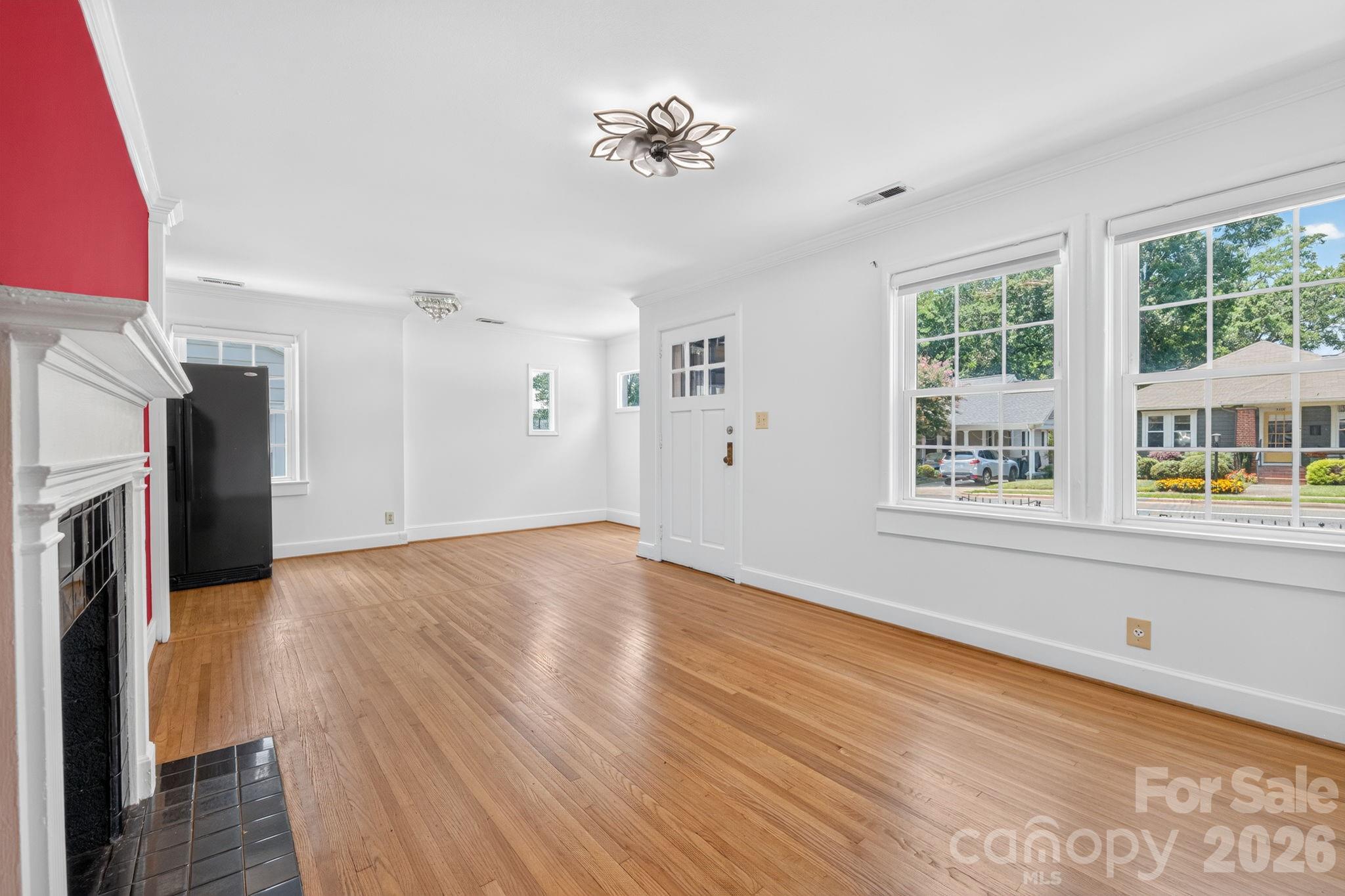 2113 Scott Avenue Property Photo 14