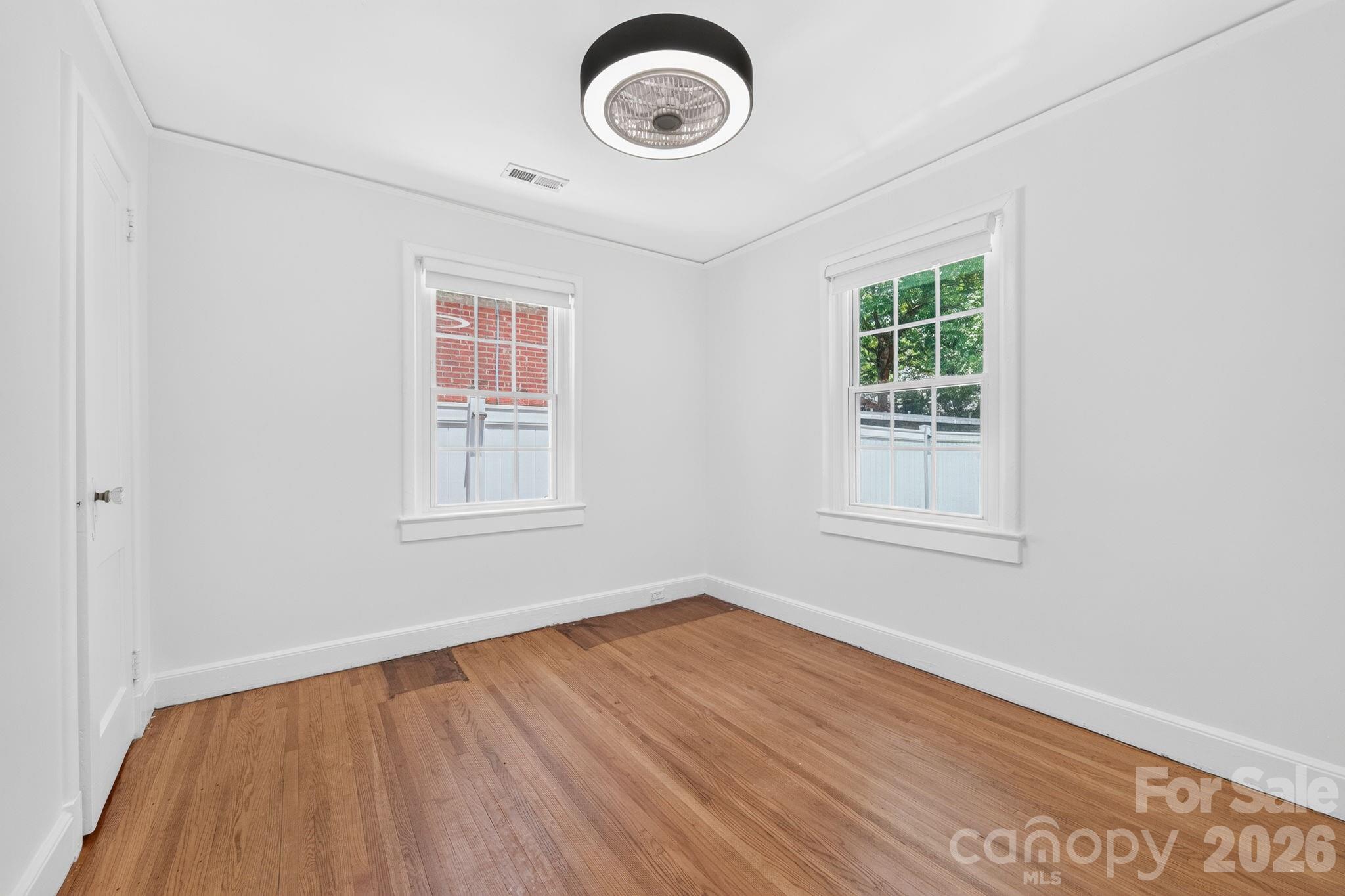 2113 Scott Avenue Property Photo 27
