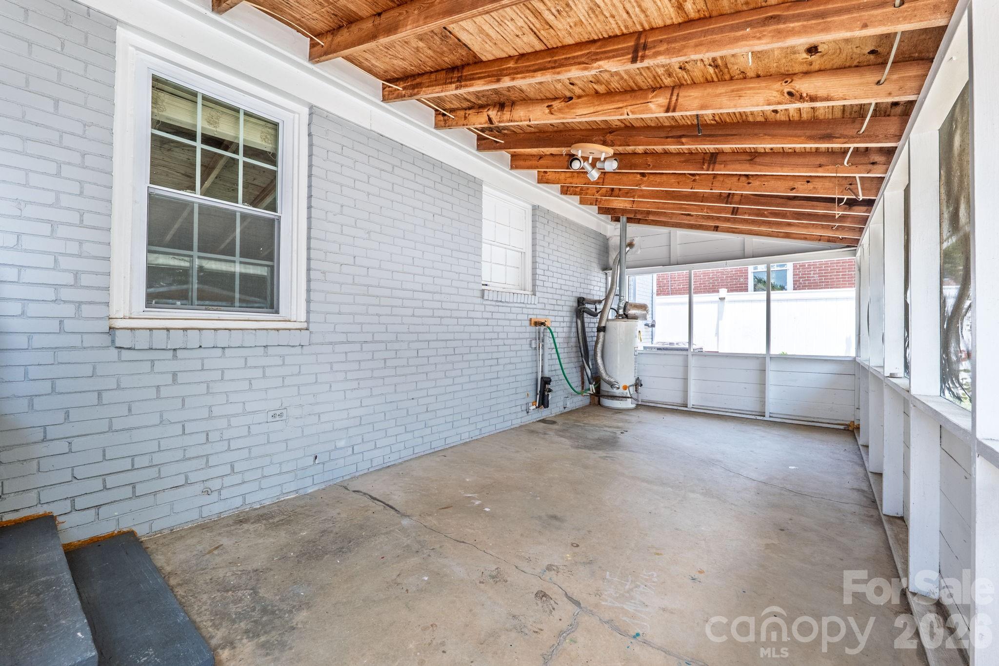 2113 Scott Avenue Property Photo 29