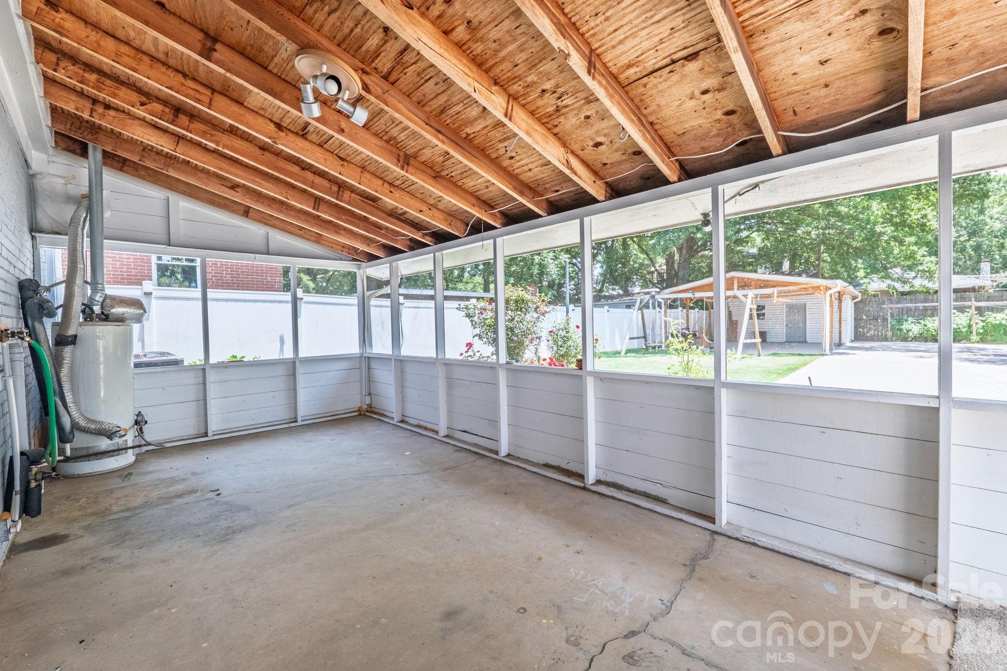 2113 Scott Avenue Property Photo 30