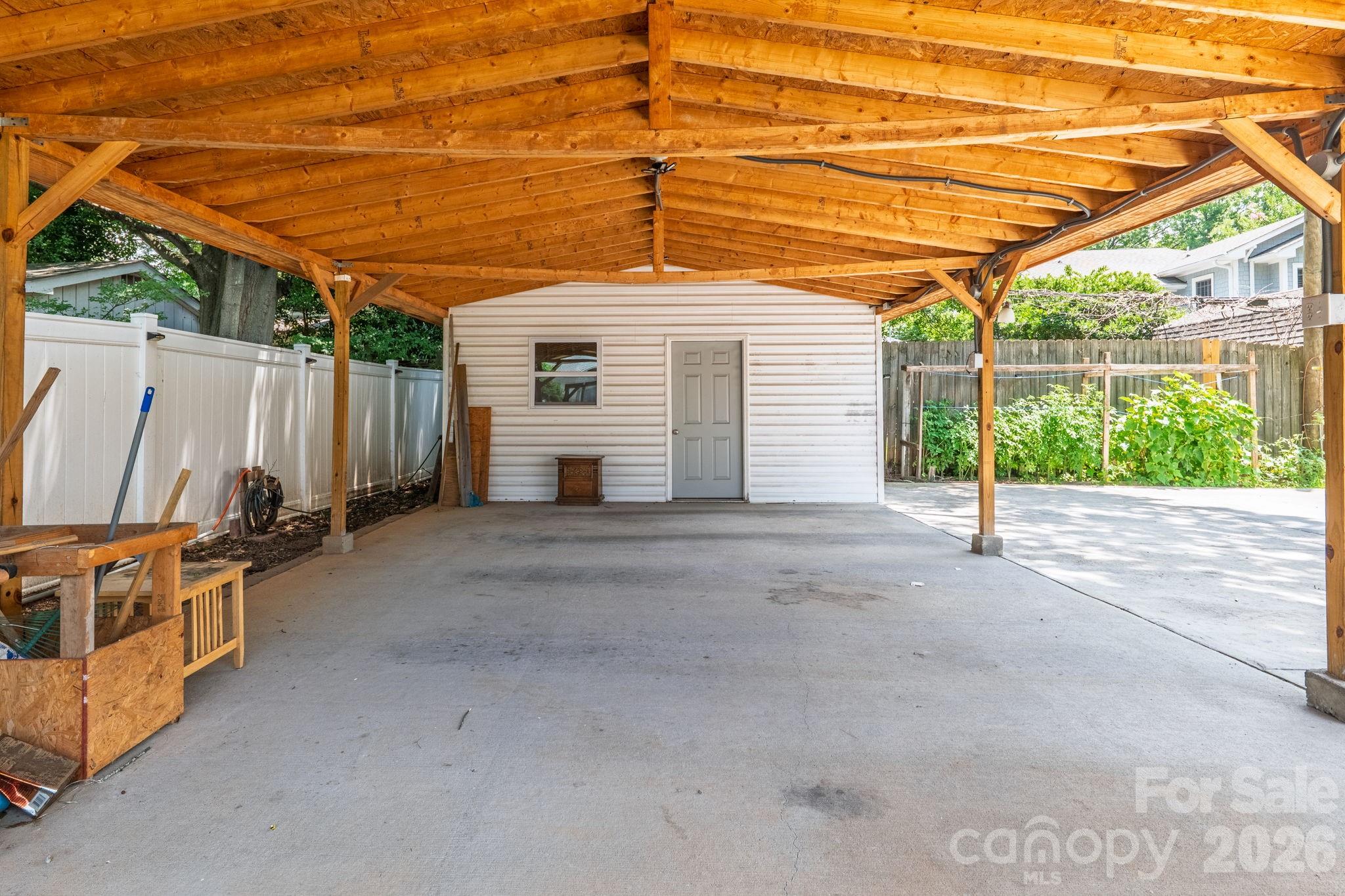 2113 Scott Avenue Property Photo 31