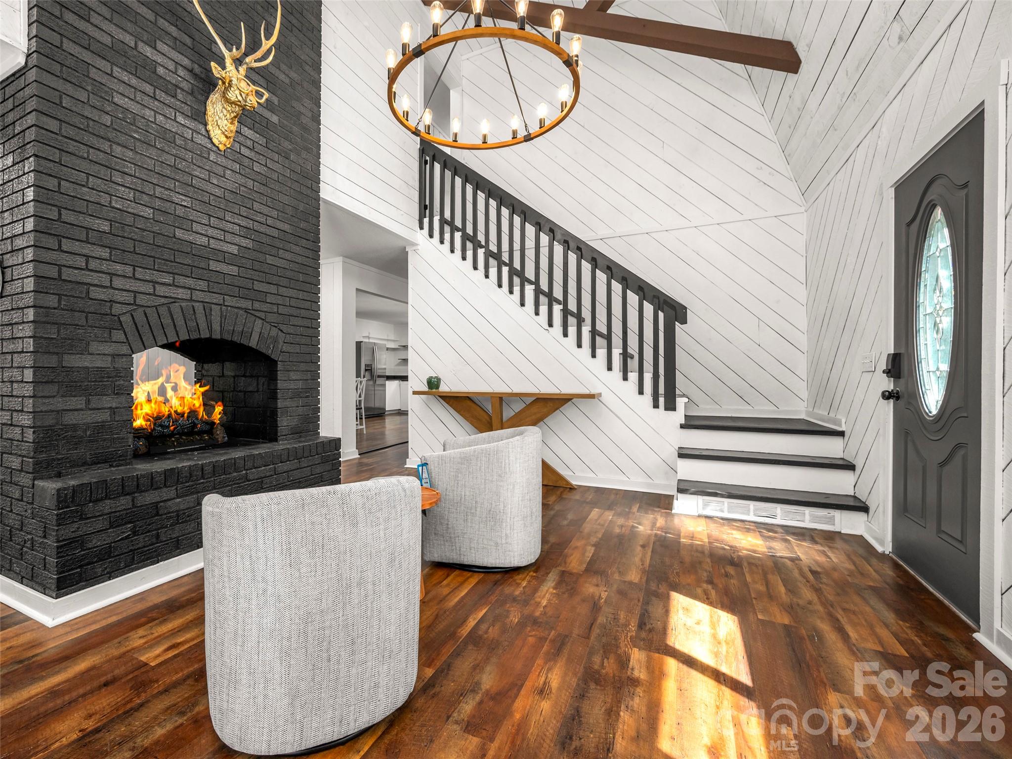 3276 Howard Gap Road Property Photo 1