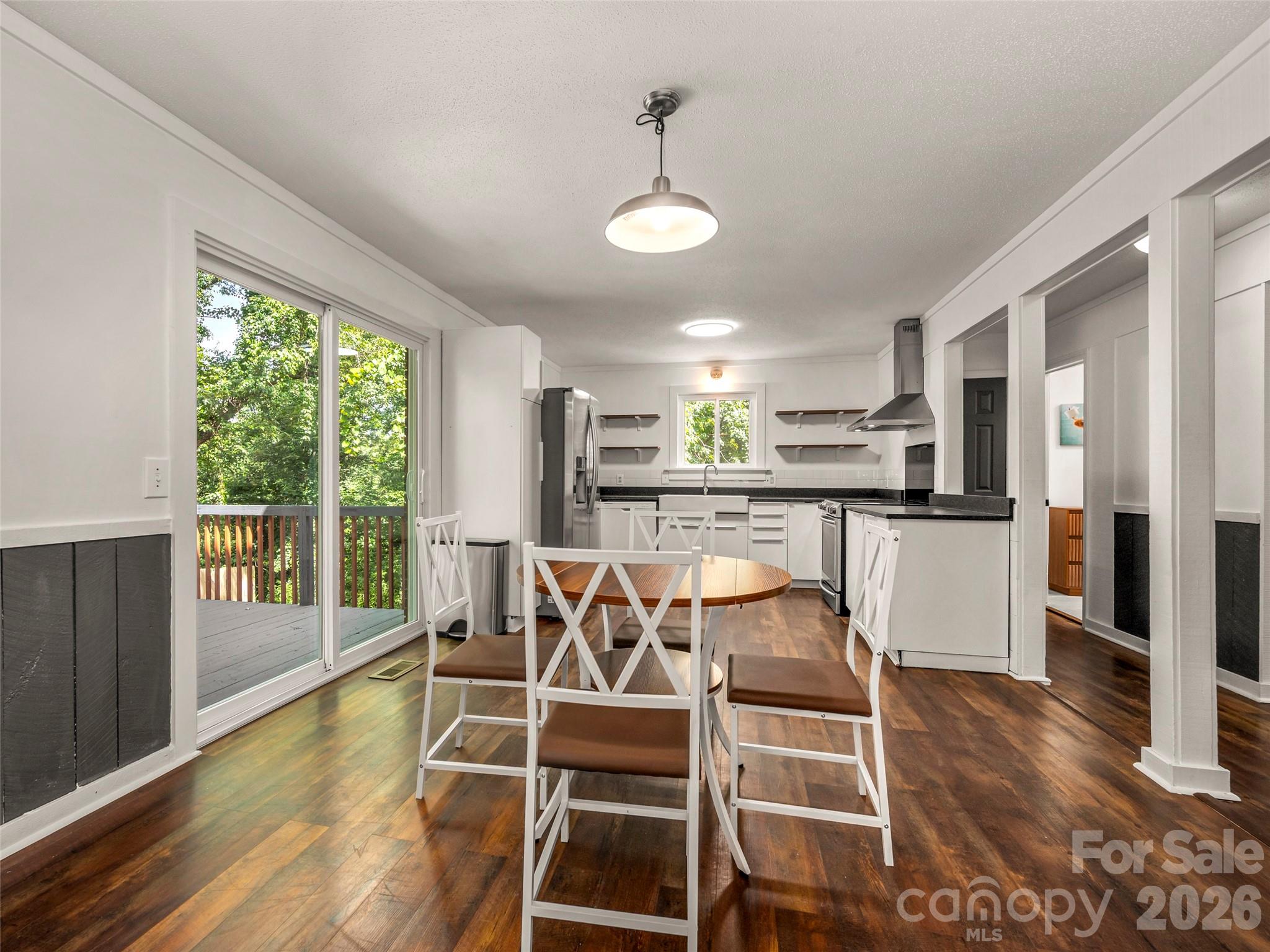 3276 Howard Gap Road Property Photo 10