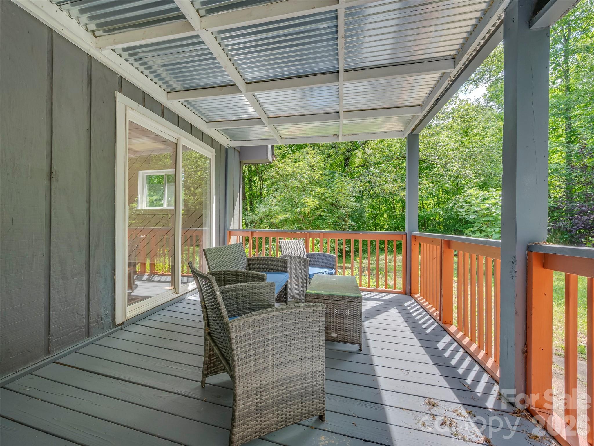 3276 Howard Gap Road Property Photo 11