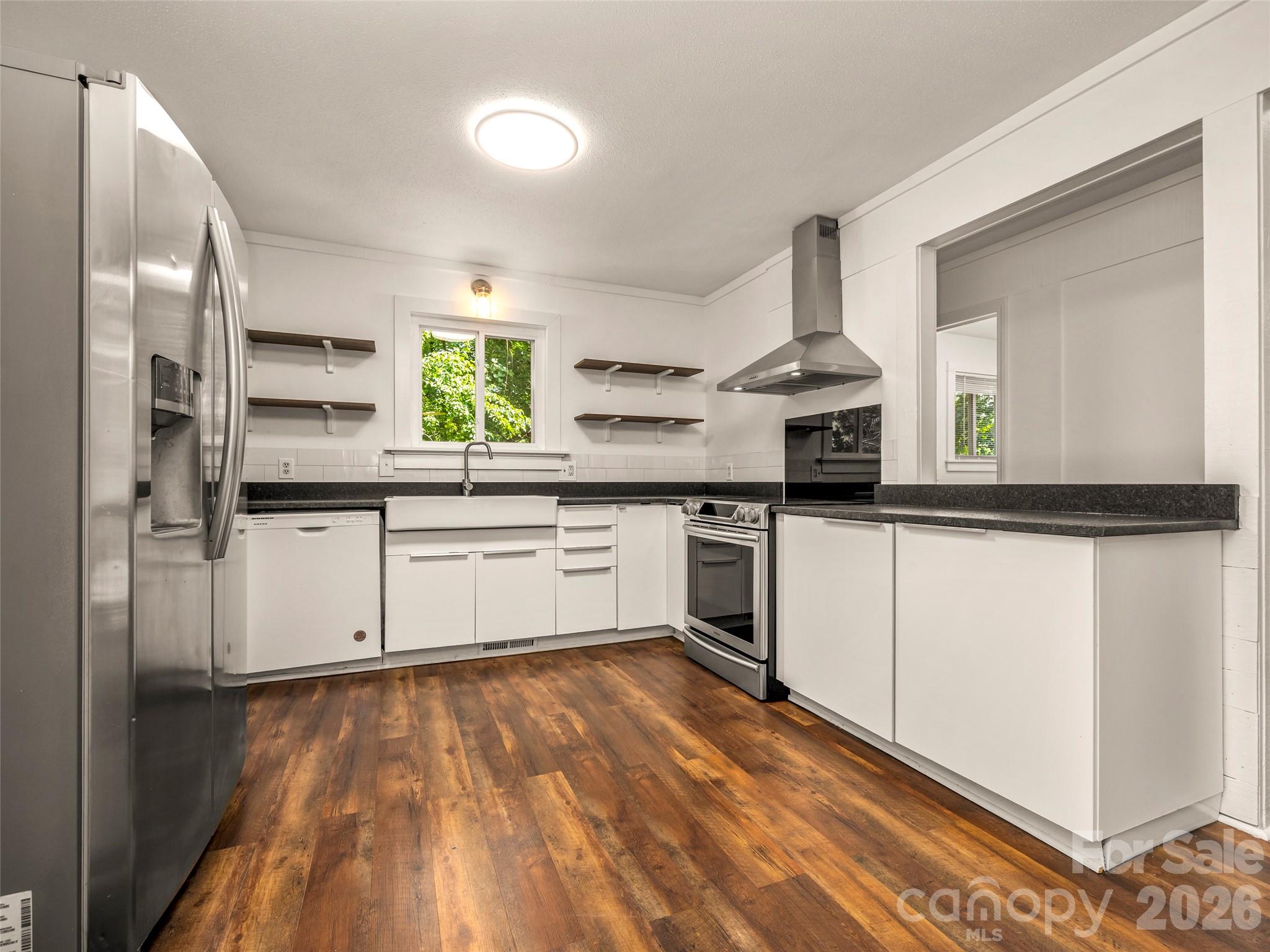 3276 Howard Gap Road Property Photo 14