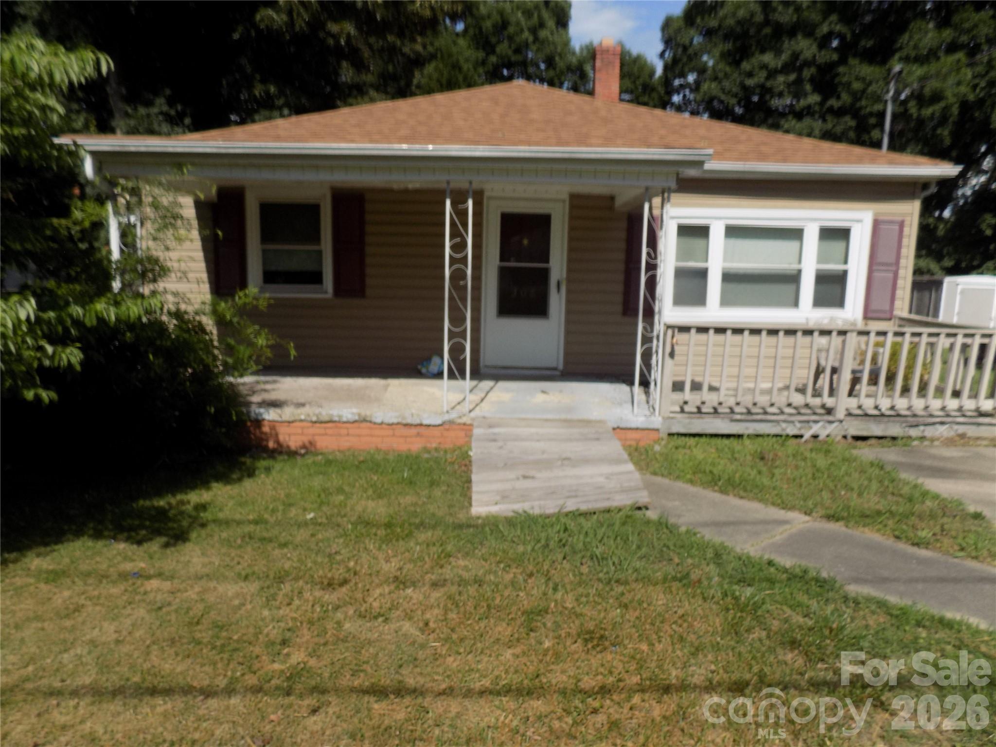 308 S Vine Street Property Photo 1