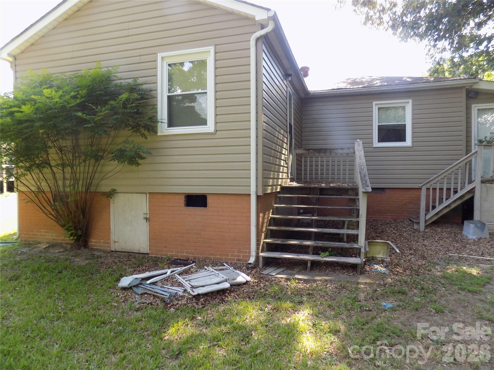 308 S Vine Street Property Photo 2