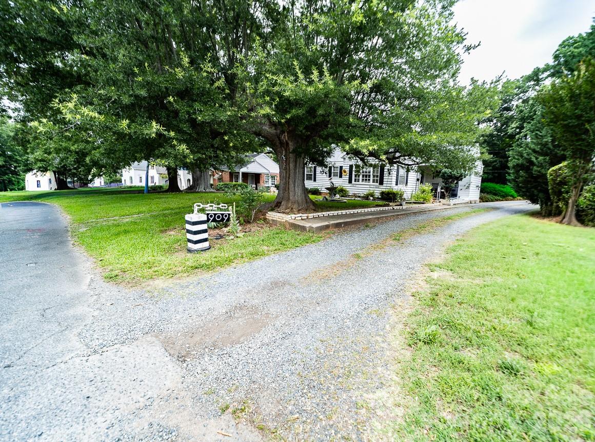 909 Drummond Avenue Property Photo 4