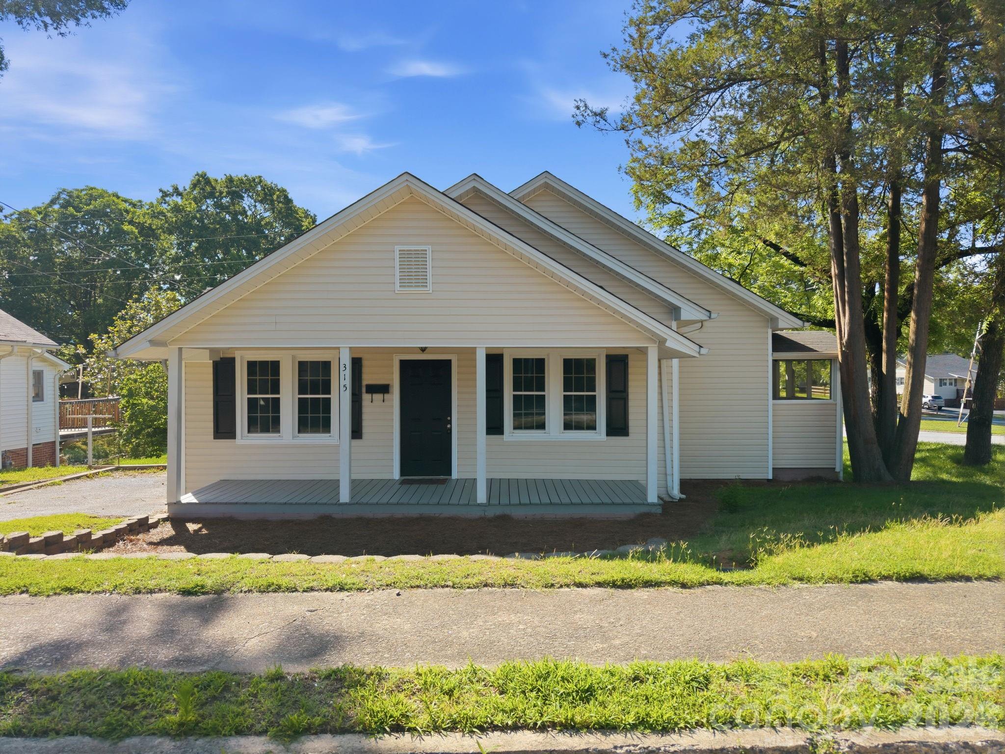 315 S Rose Avenue Property Photo 2
