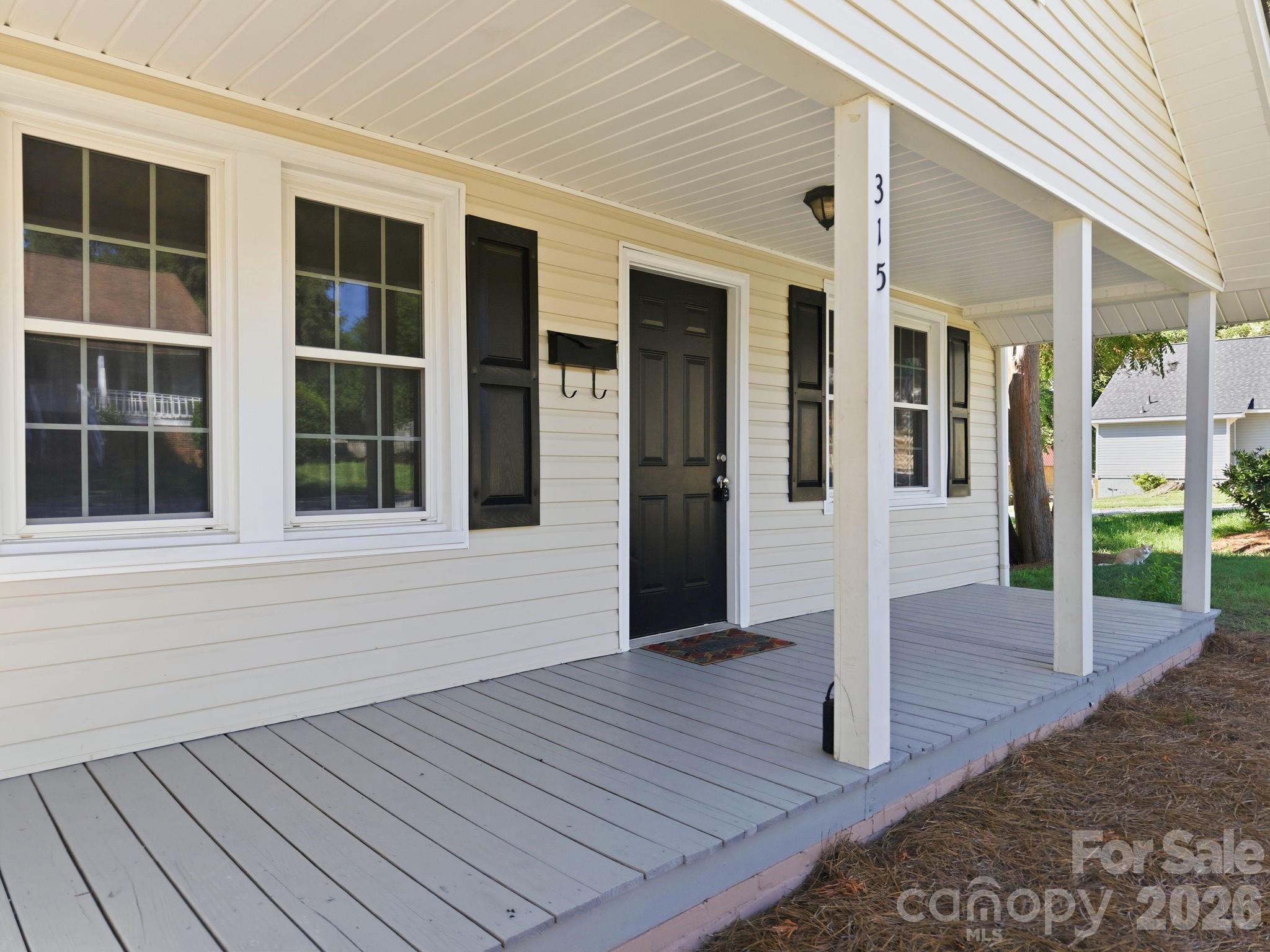 315 S Rose Avenue Property Photo 5