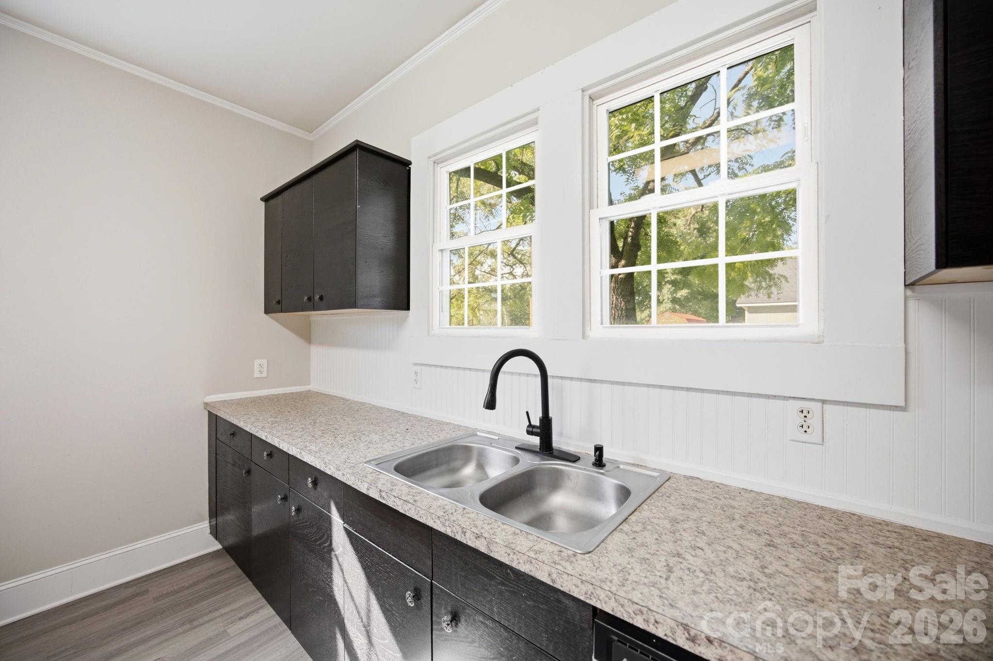 315 S Rose Avenue Property Photo 15