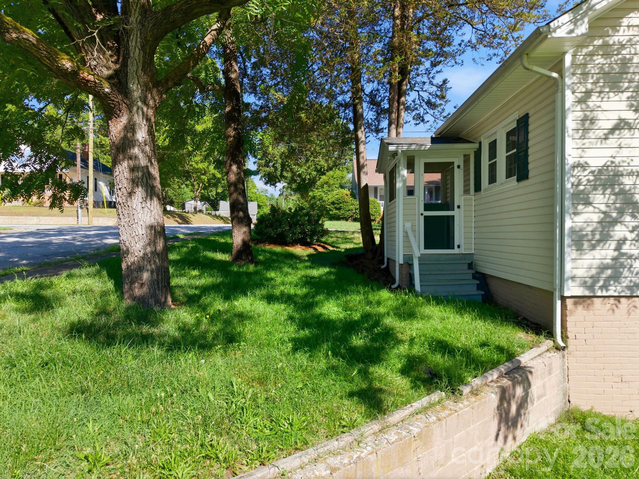 315 S Rose Avenue Property Photo 25