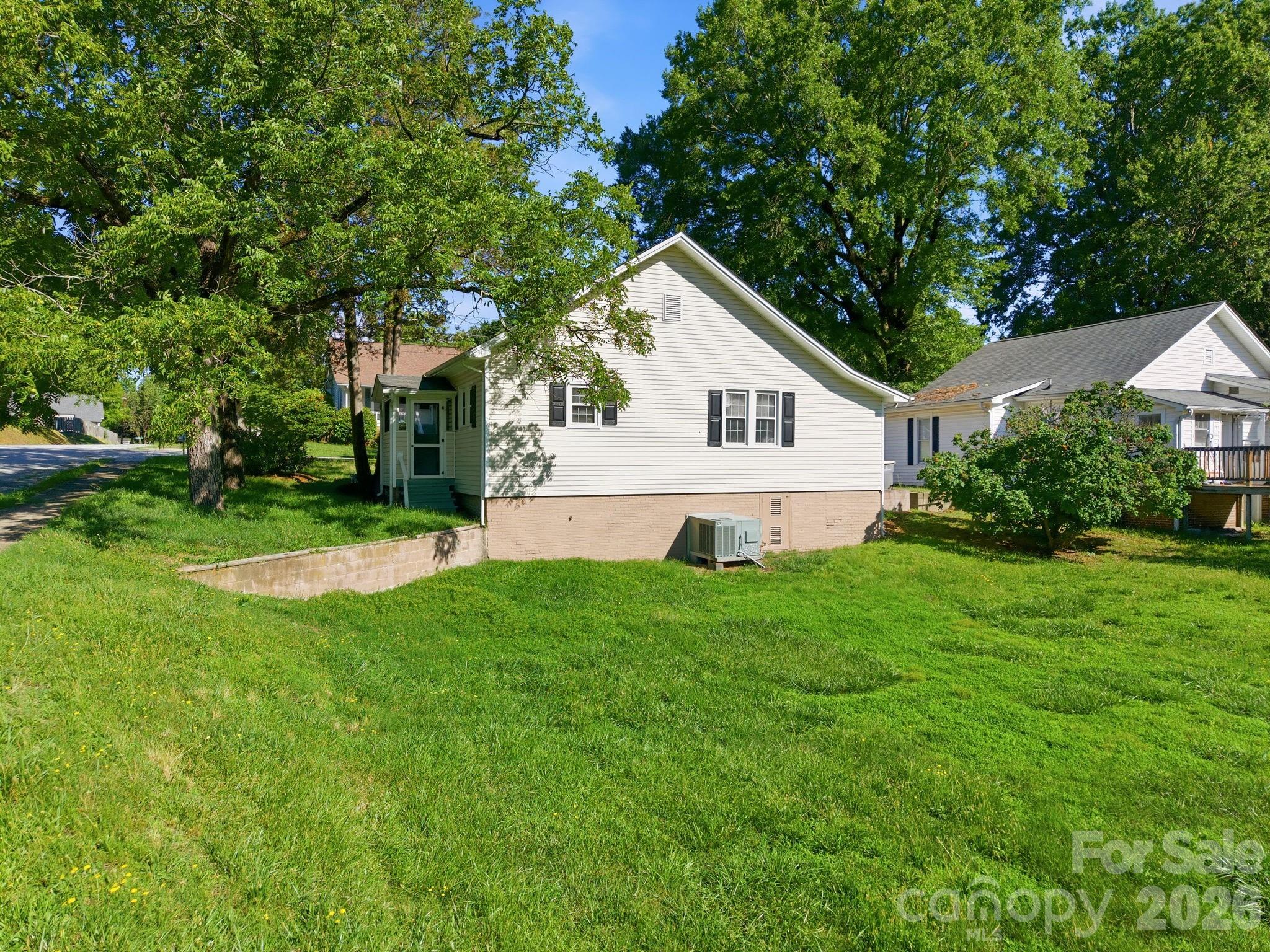 315 S Rose Avenue Property Photo 26
