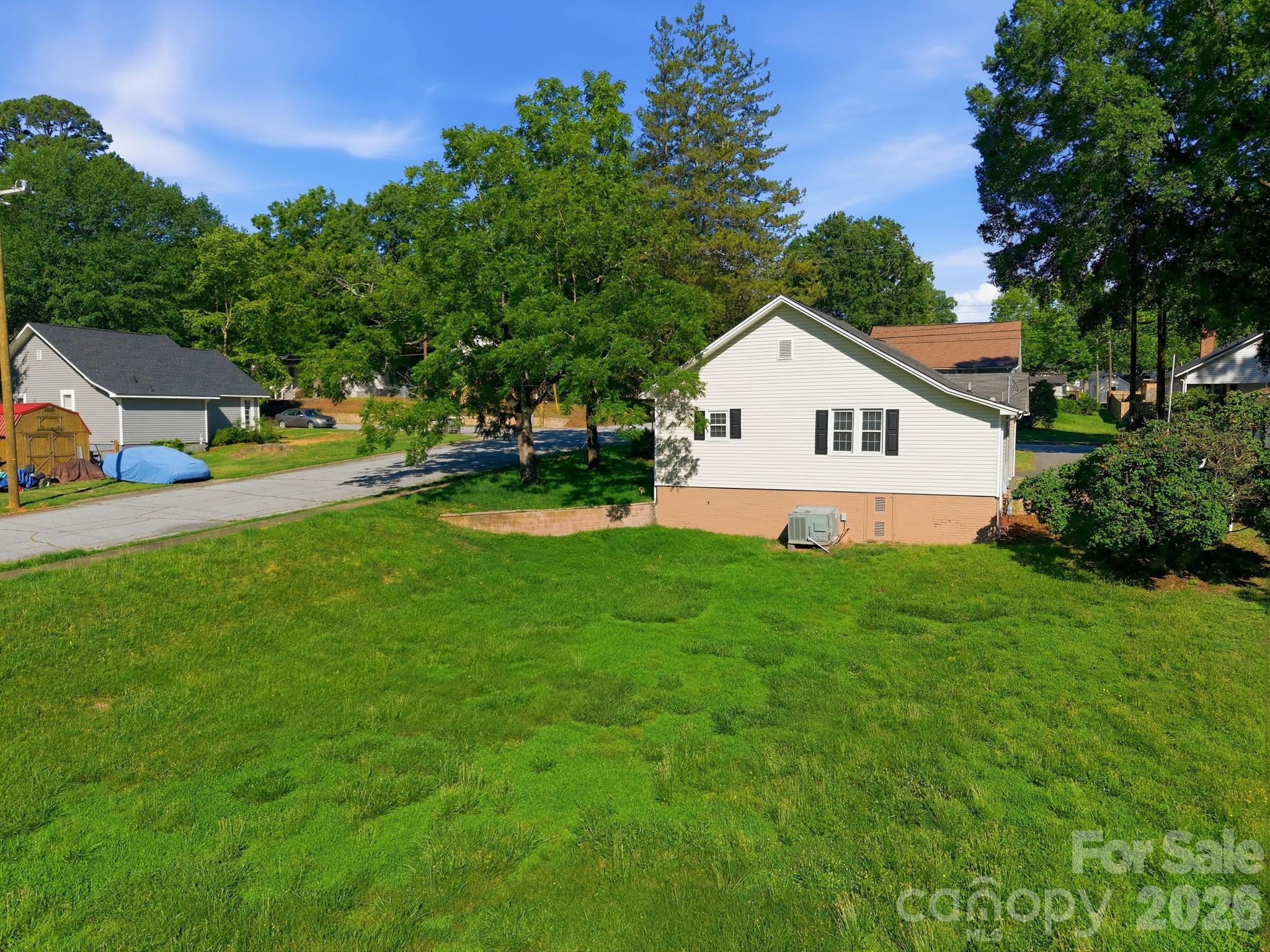 315 S Rose Avenue Property Photo 28